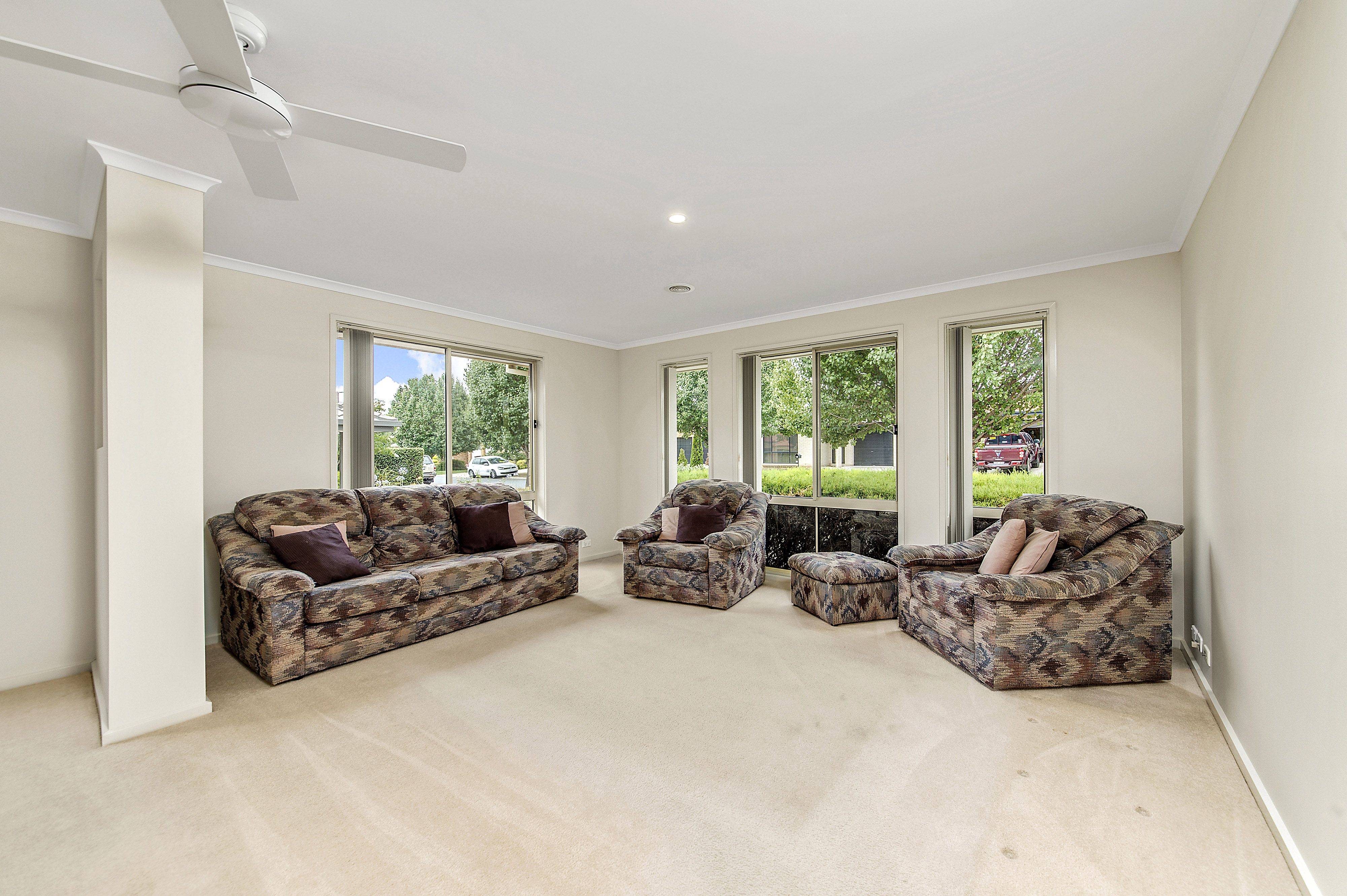 17 Betty Maloney Crescent, Banks, ACT 2906