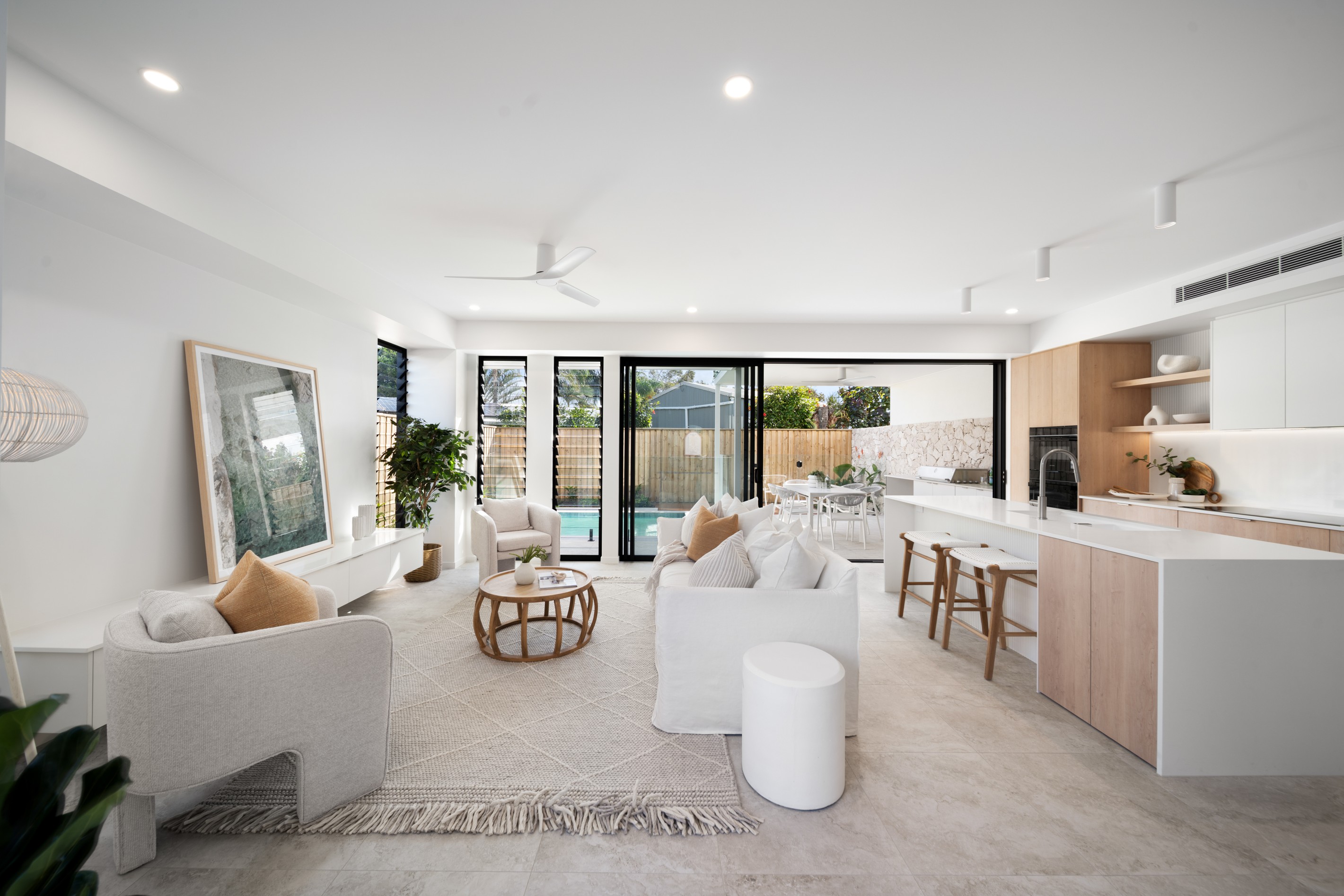2/154 Oceanic Drive, Warana, QLD 4575