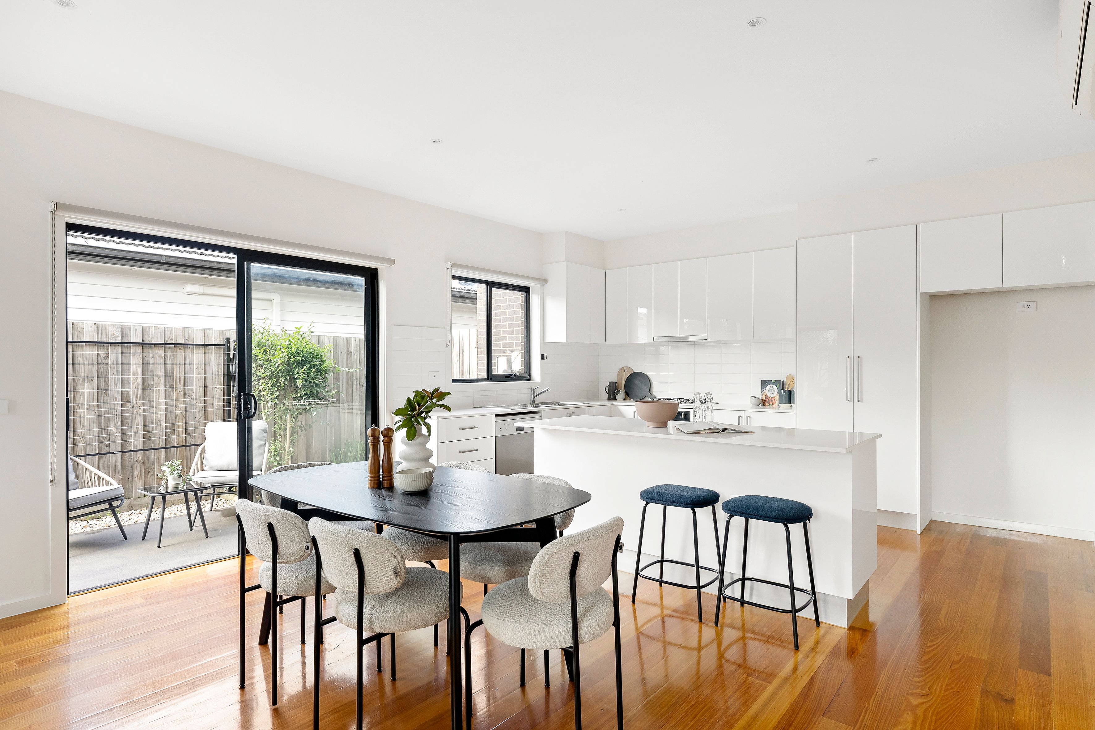 1/7 Caldwell Street — photo 4 of 15
