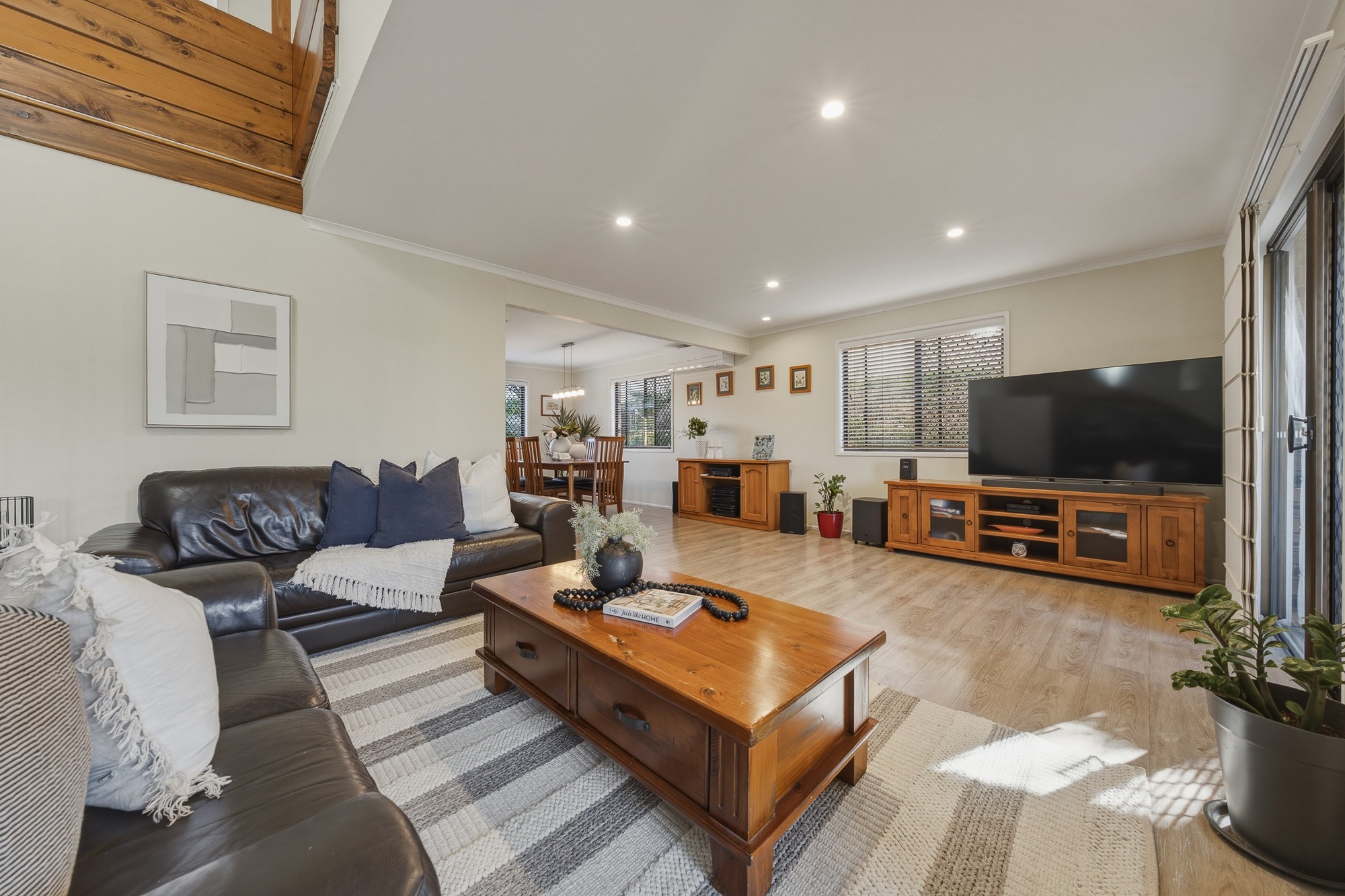 10 Loren Street, Stafford Heights, QLD 4053