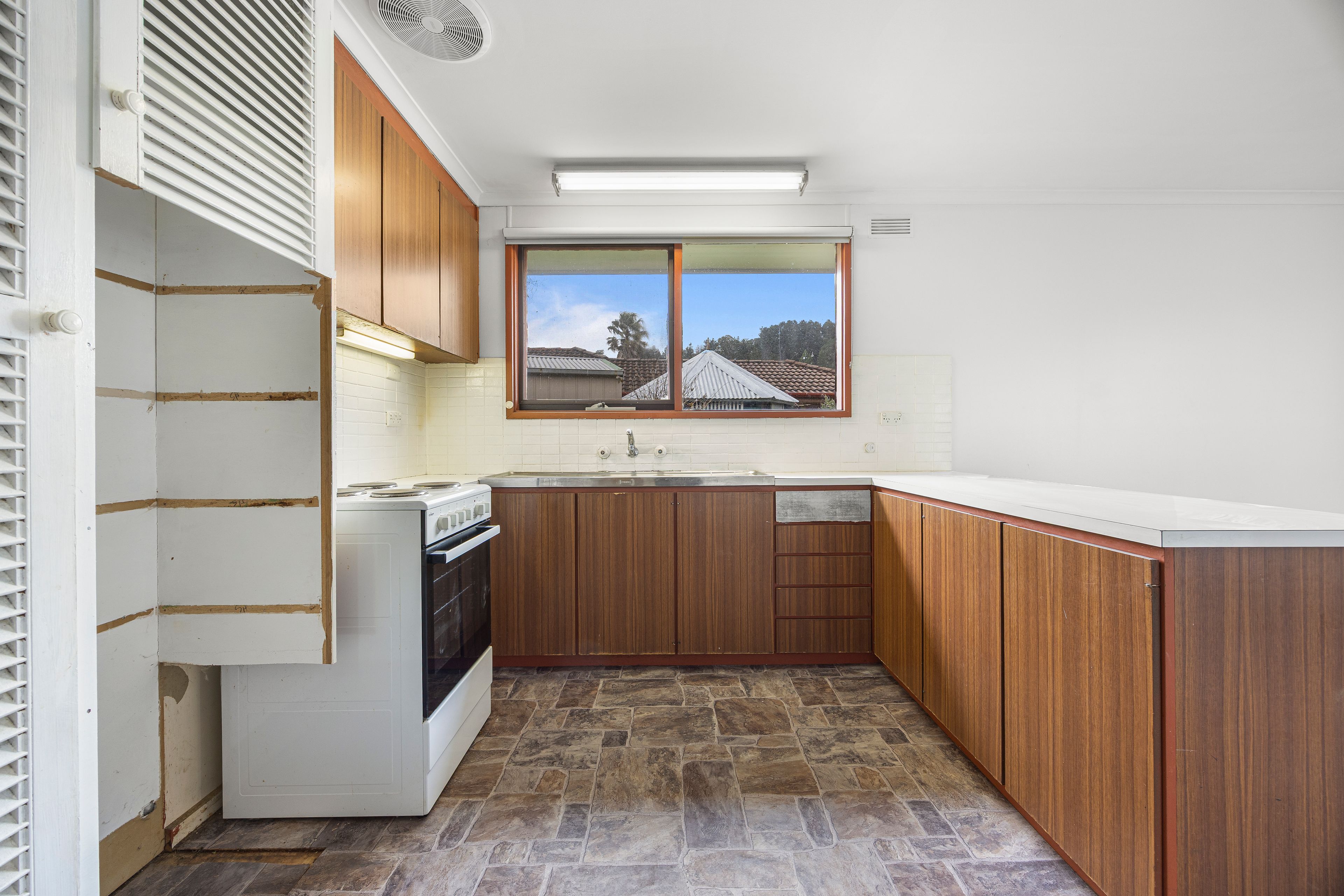 2 Newman Street — photo 3 of 10