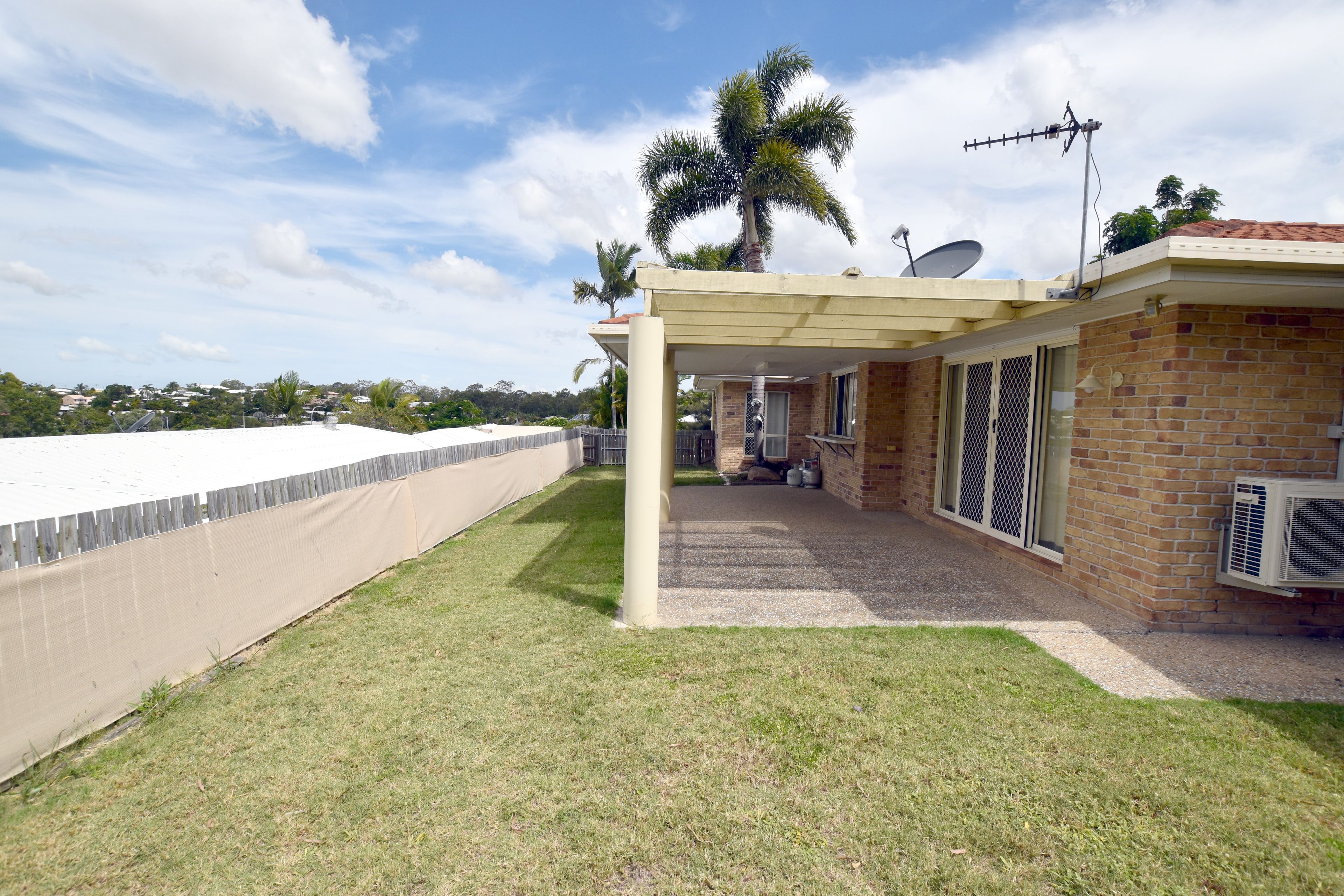 8 Fairbairn Place, Clinton, QLD 4680
