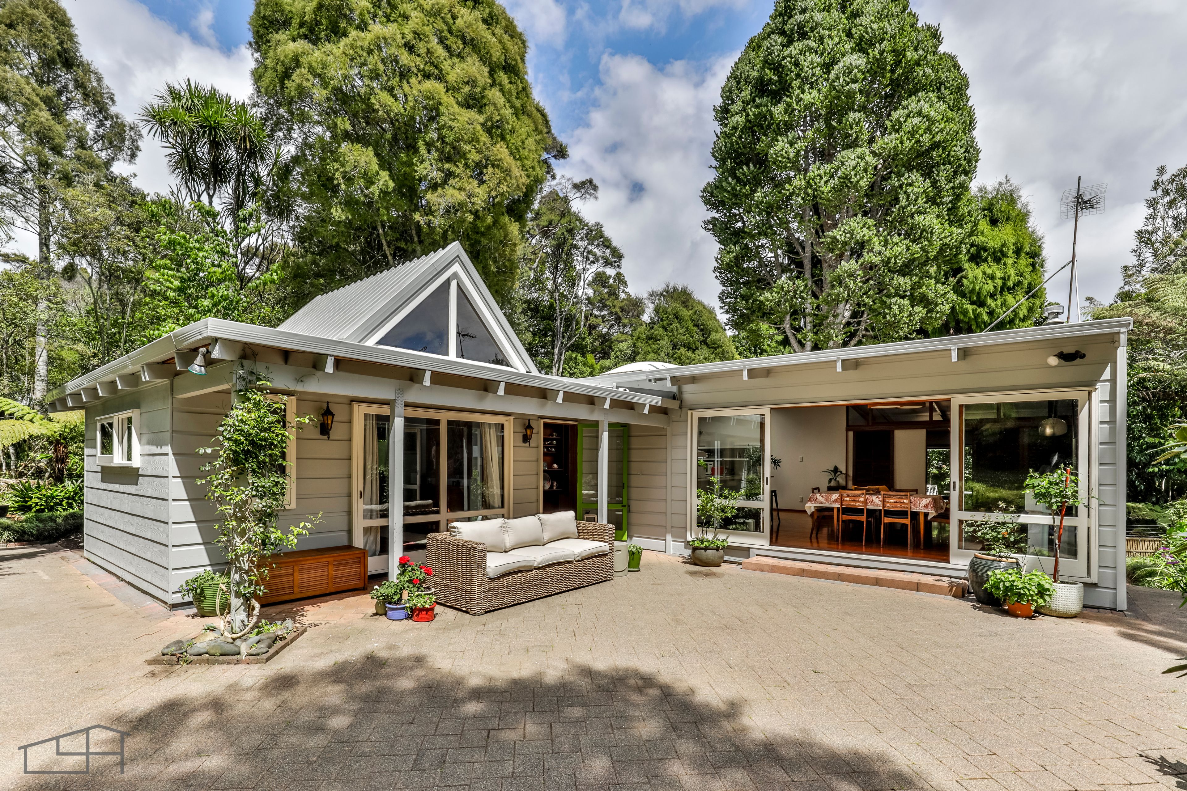 73 Woodfern Crescent, Titirangi, Waitakere City