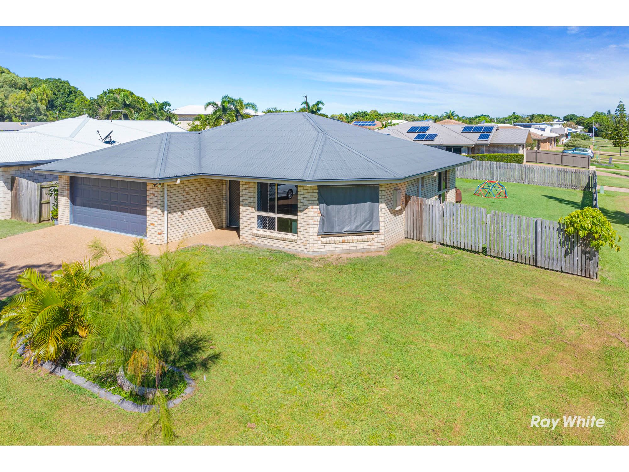 2 Tuckeroo Place, Mulambin, QLD 4703