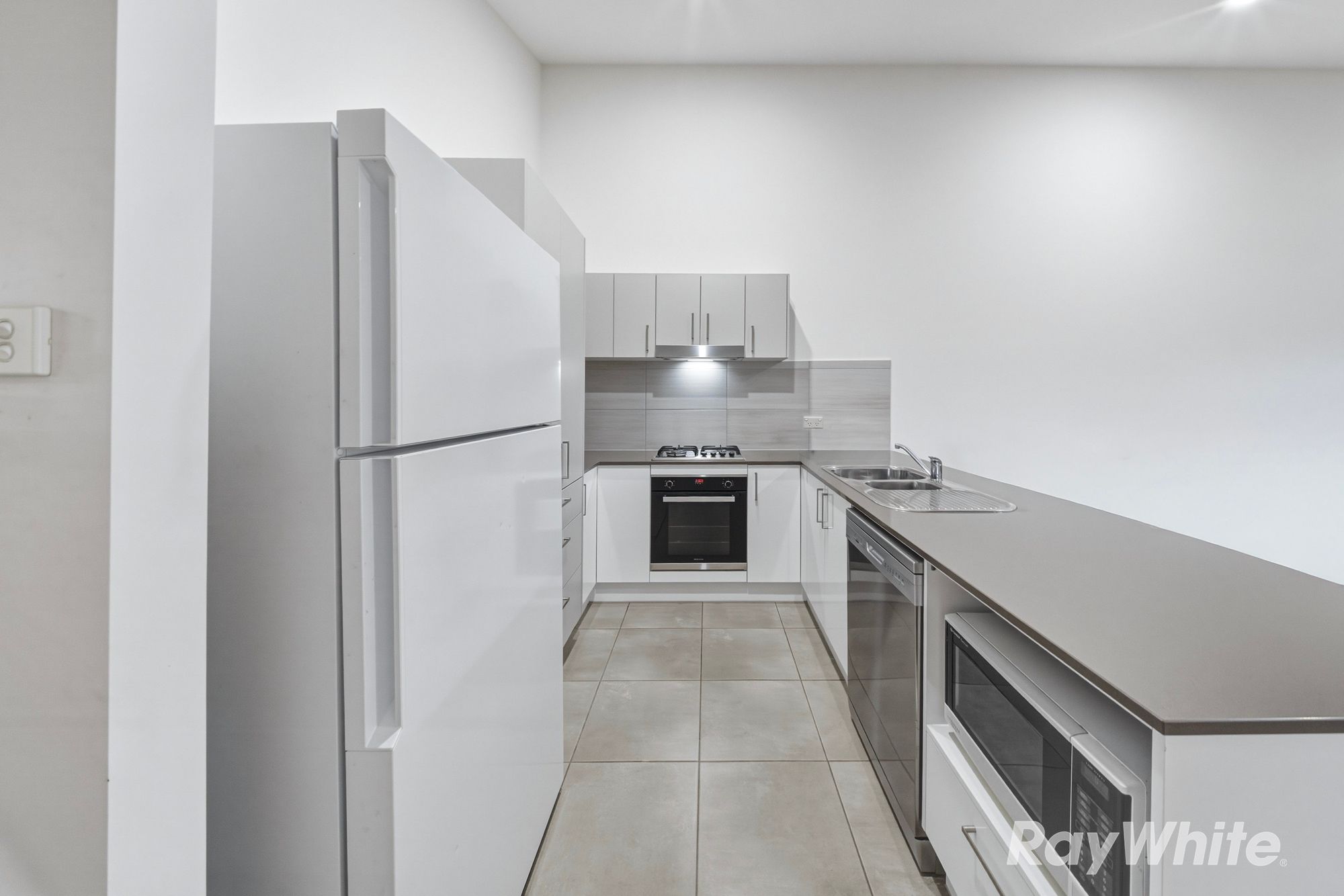 2/188 Denton Park Drive, Aberglasslyn, NSW 2320