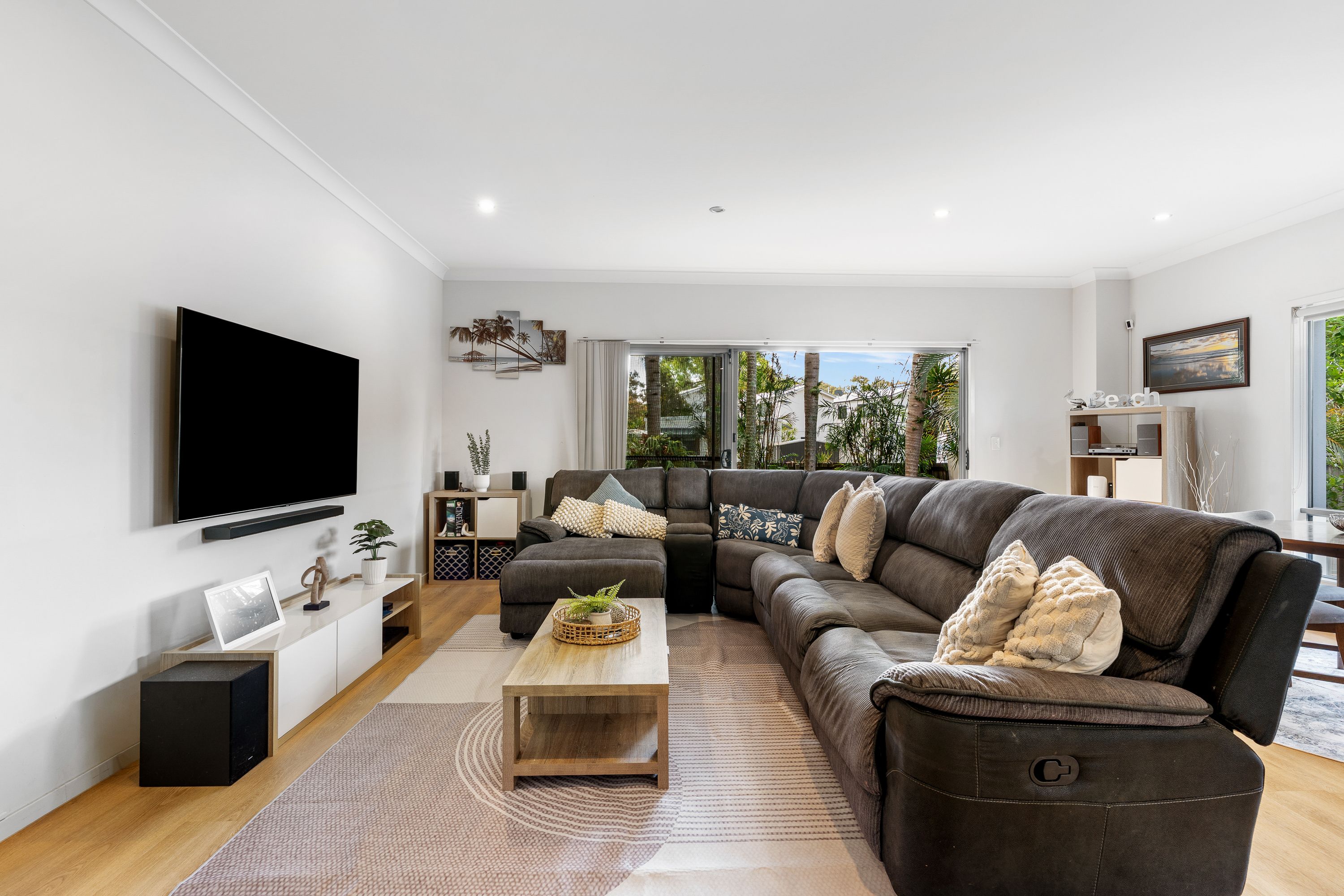 2/37 Tallebudgera Drive — photo 24 of 28