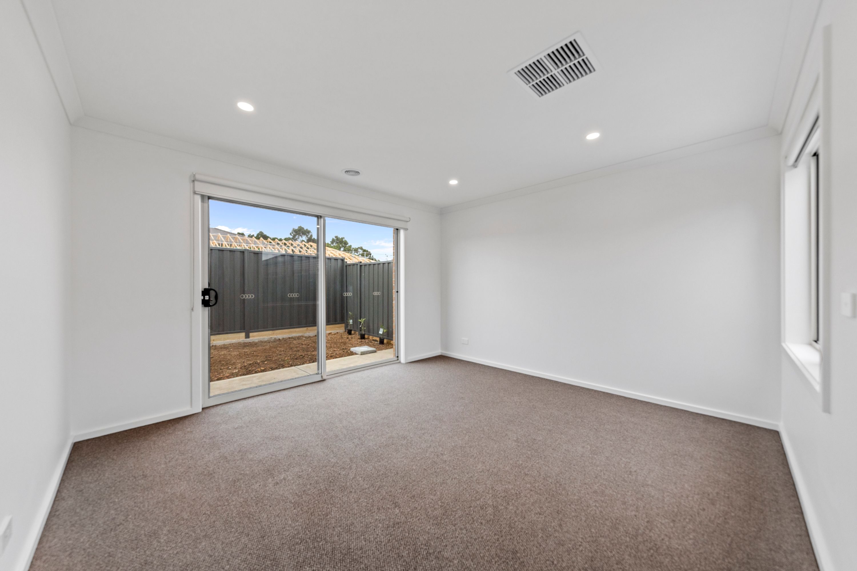 10 Silverstar Street — photo 11 of 16