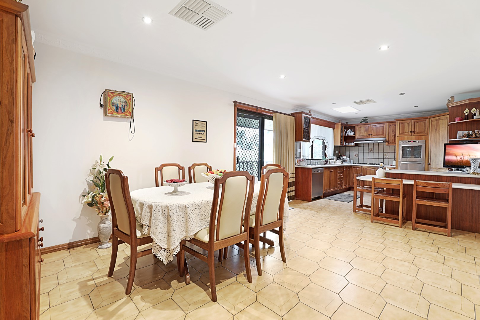64 Daniel Solander Drive, Endeavour Hills, VIC 3802