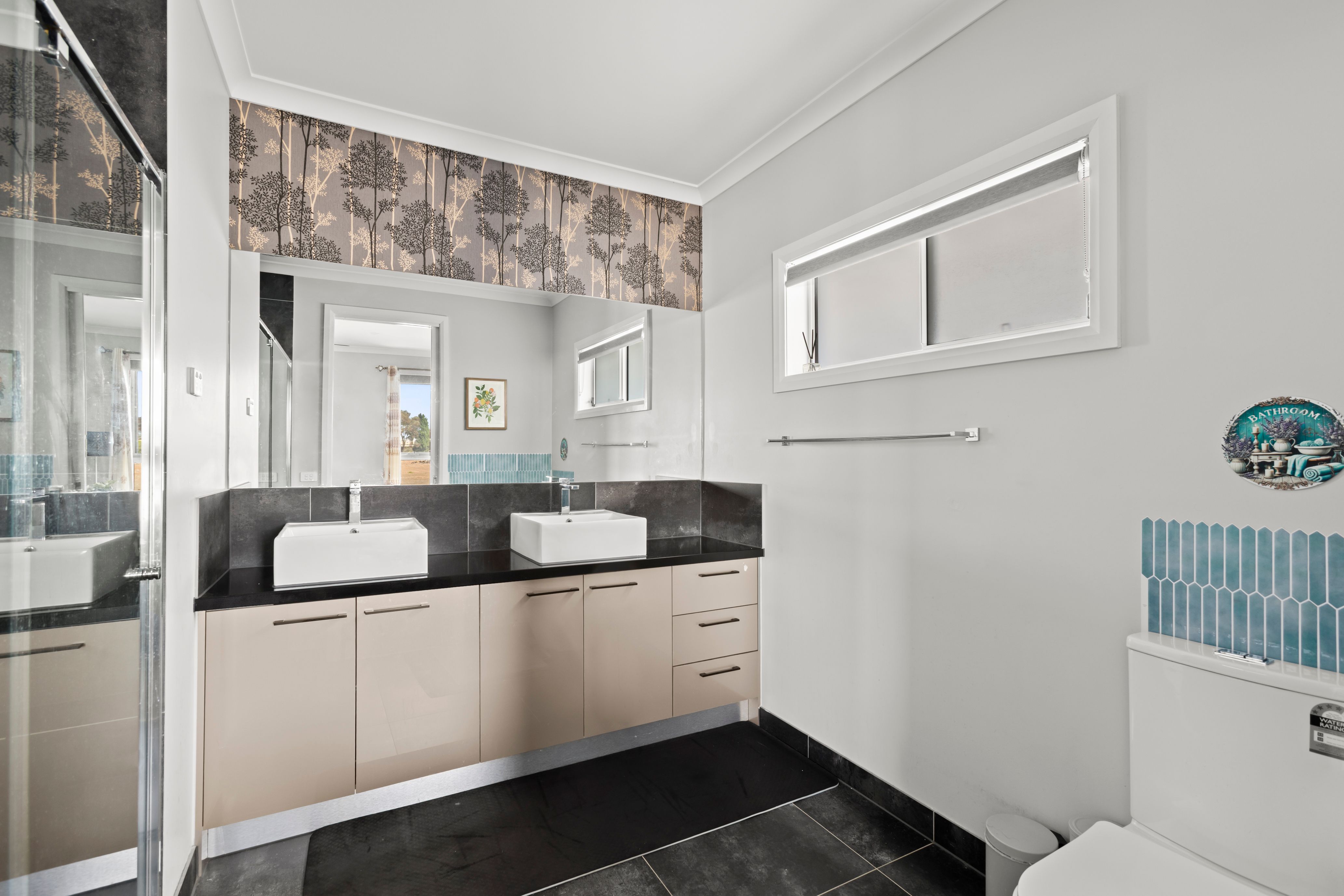 54 Canterbury Road West — photo 14 of 17