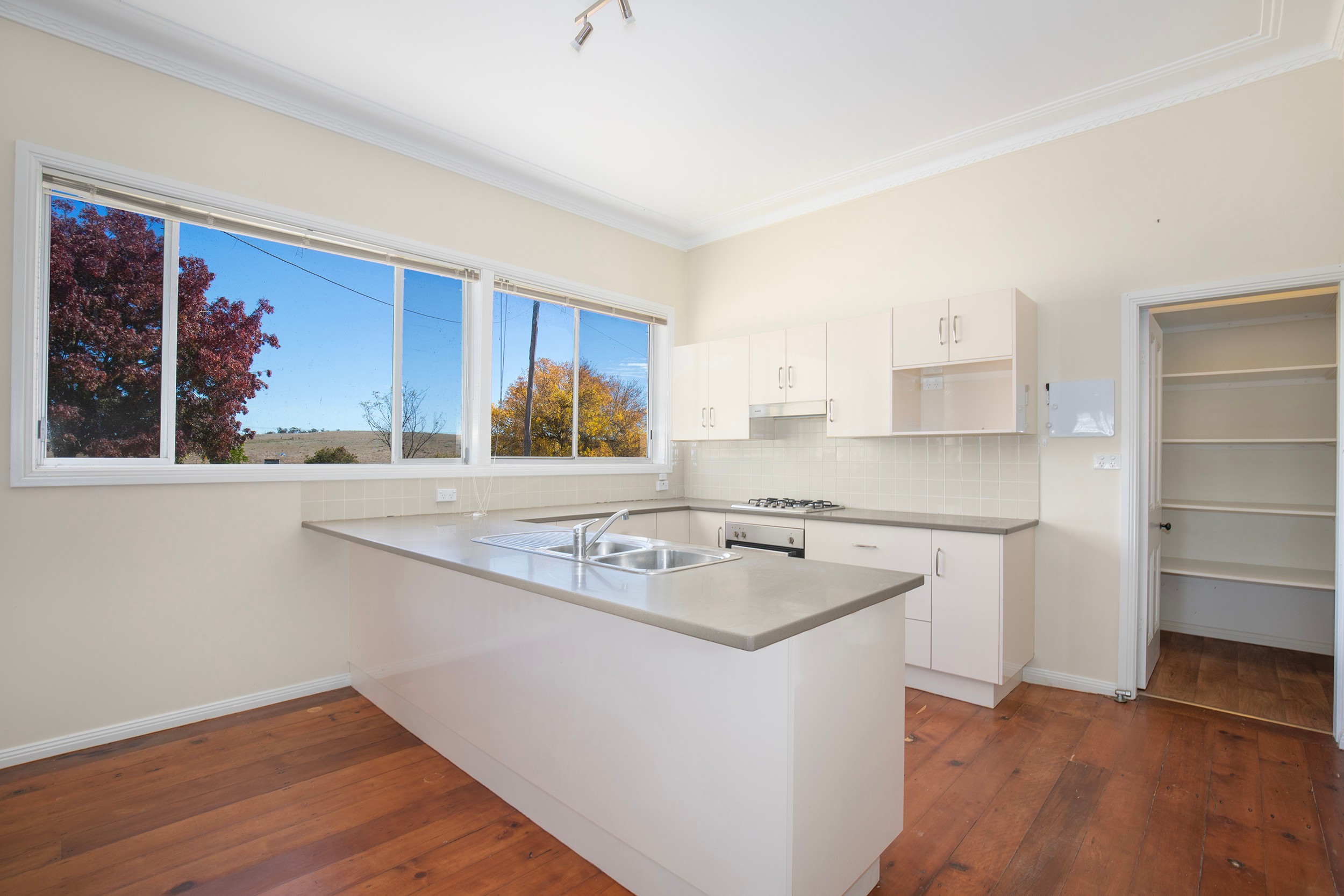 Enmore Road, Uralla, NSW 2358