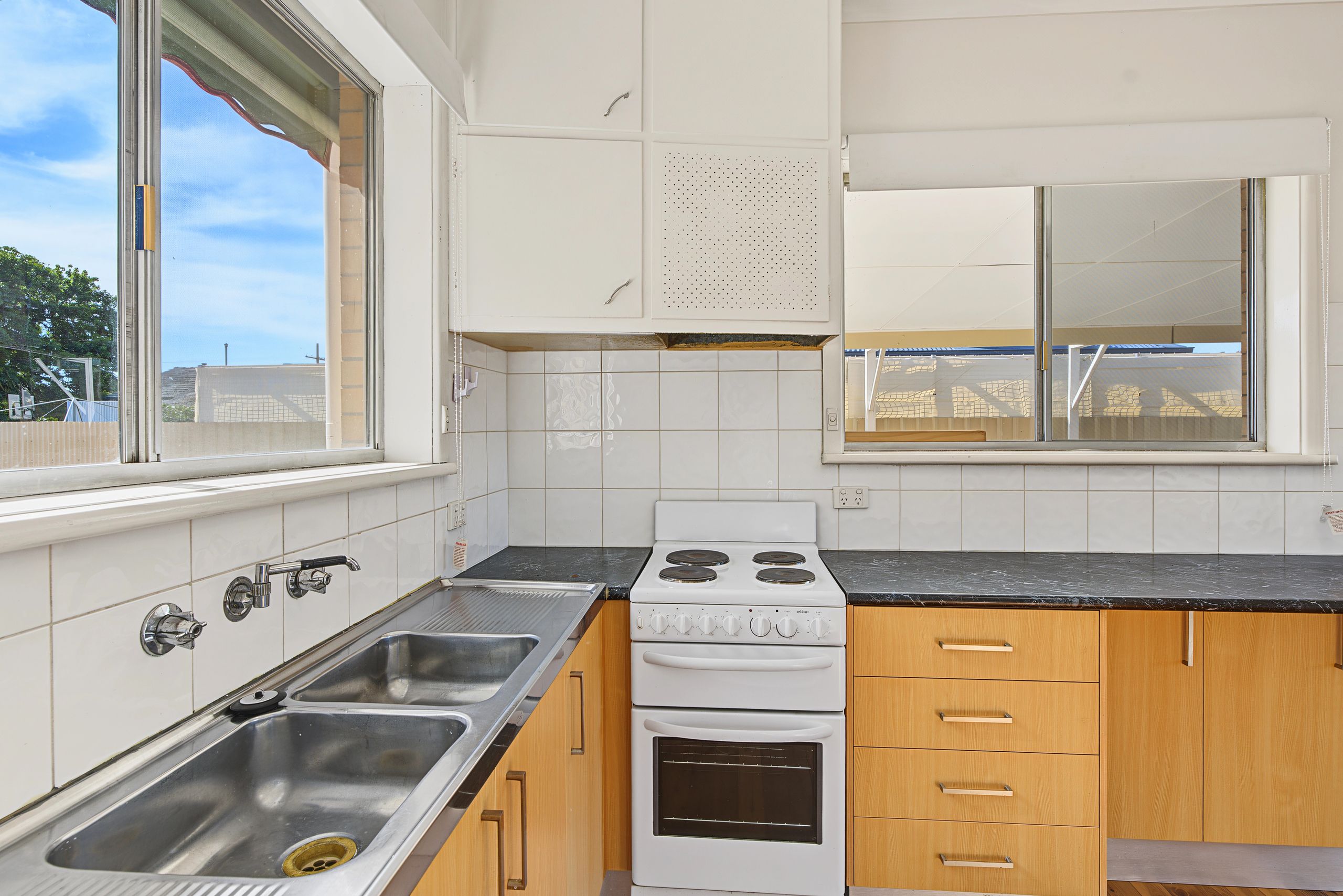 1/825 Mate Street — photo 5 of 10