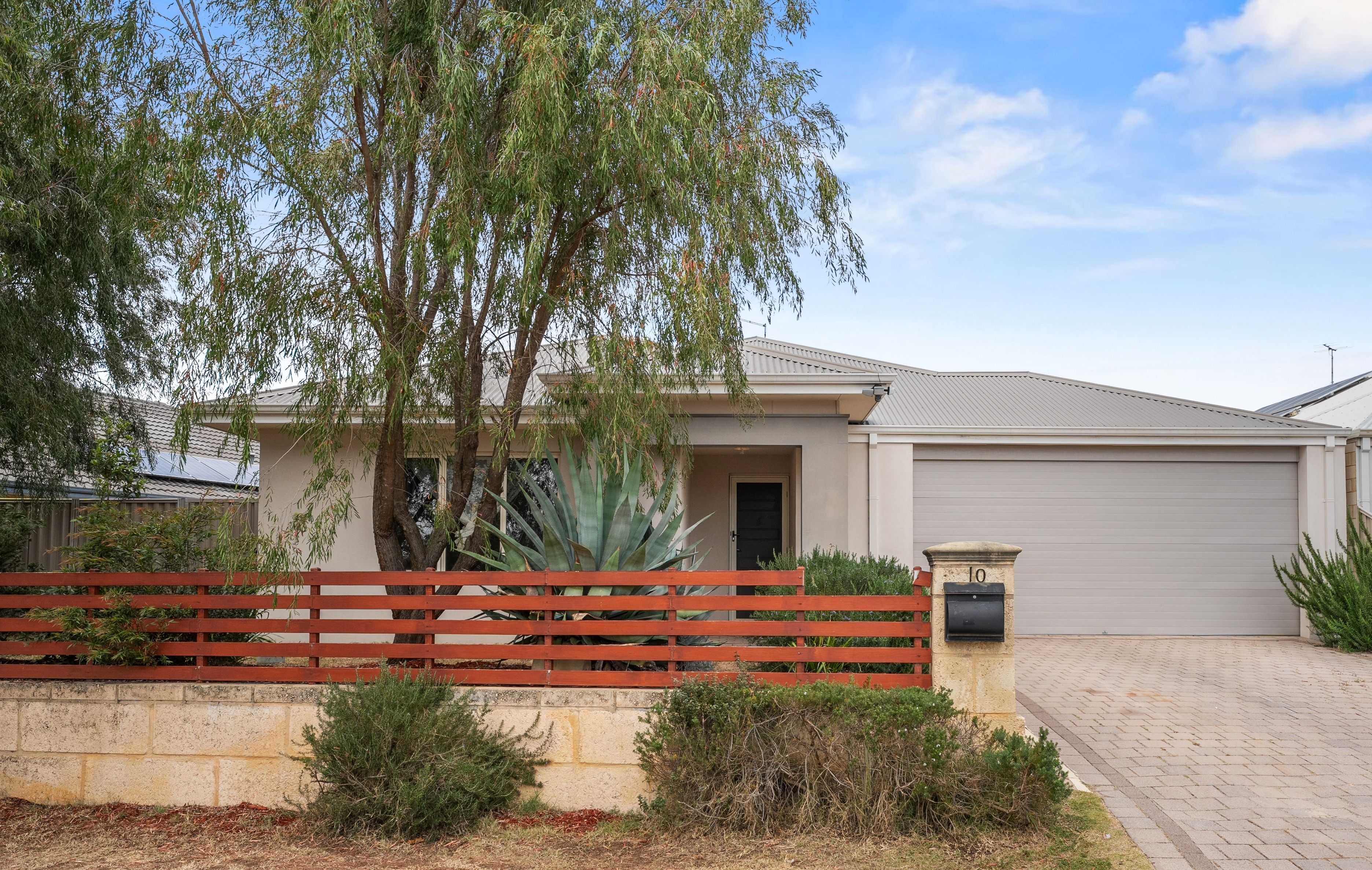 10 Palomino Parade — photo from Ray White Rockingham Baldivis