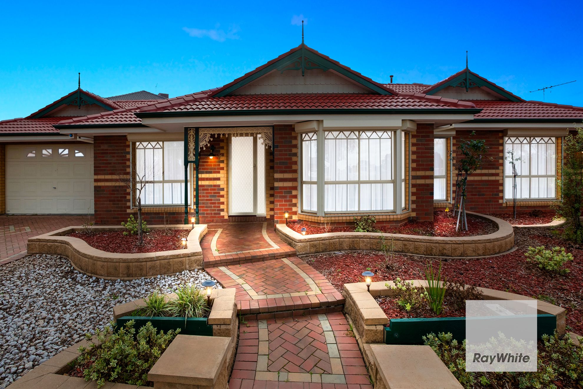 36 Saronvale Crescent, Hillside VIC 3037