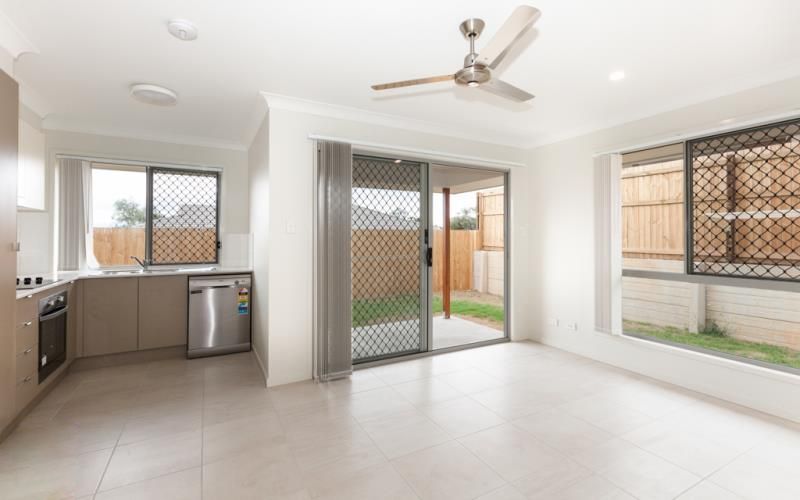 2/11 Matthias Way, Leichhardt, QLD 4305