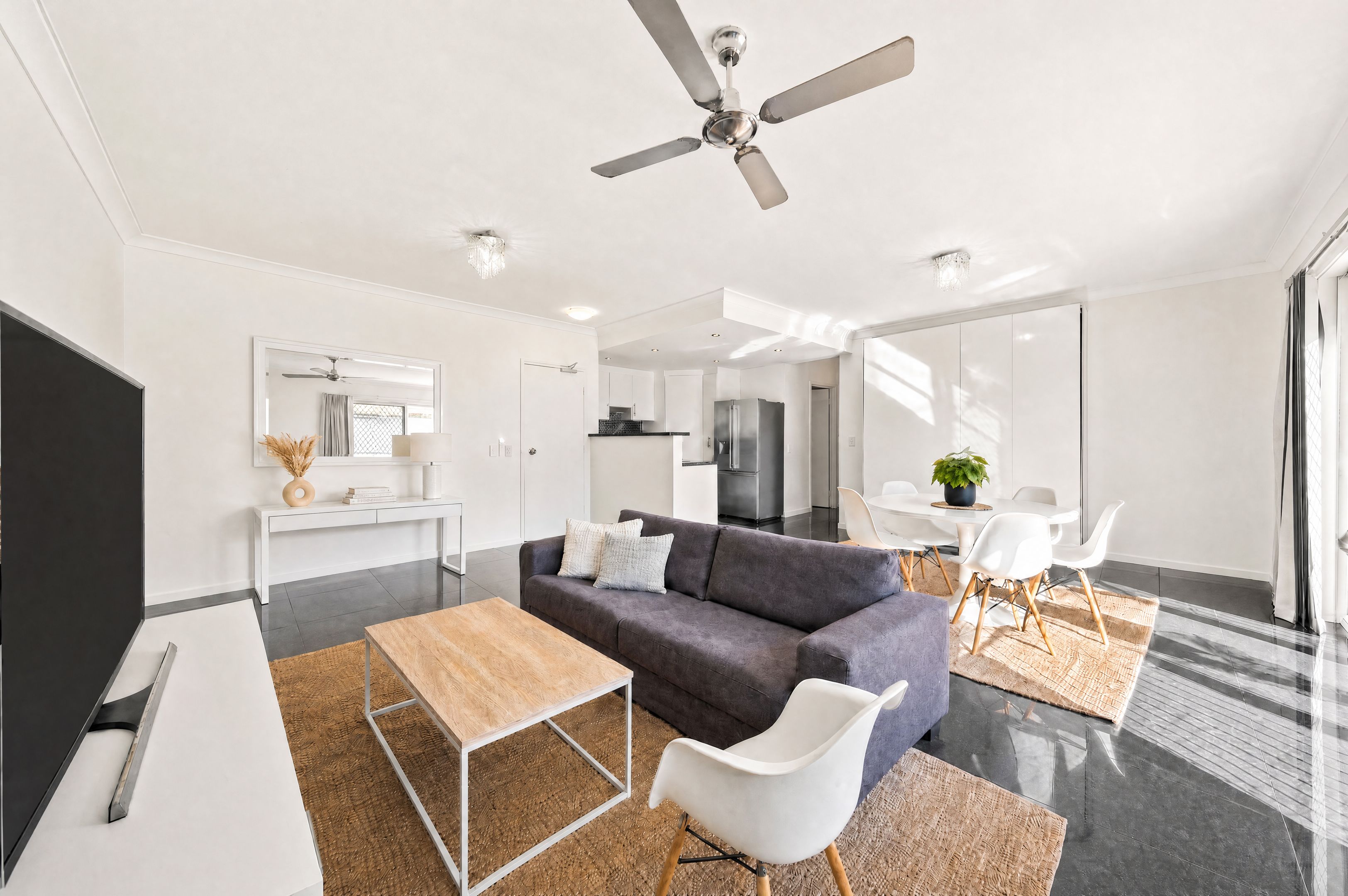 19/12 Whiting Street — photo 3 of 18