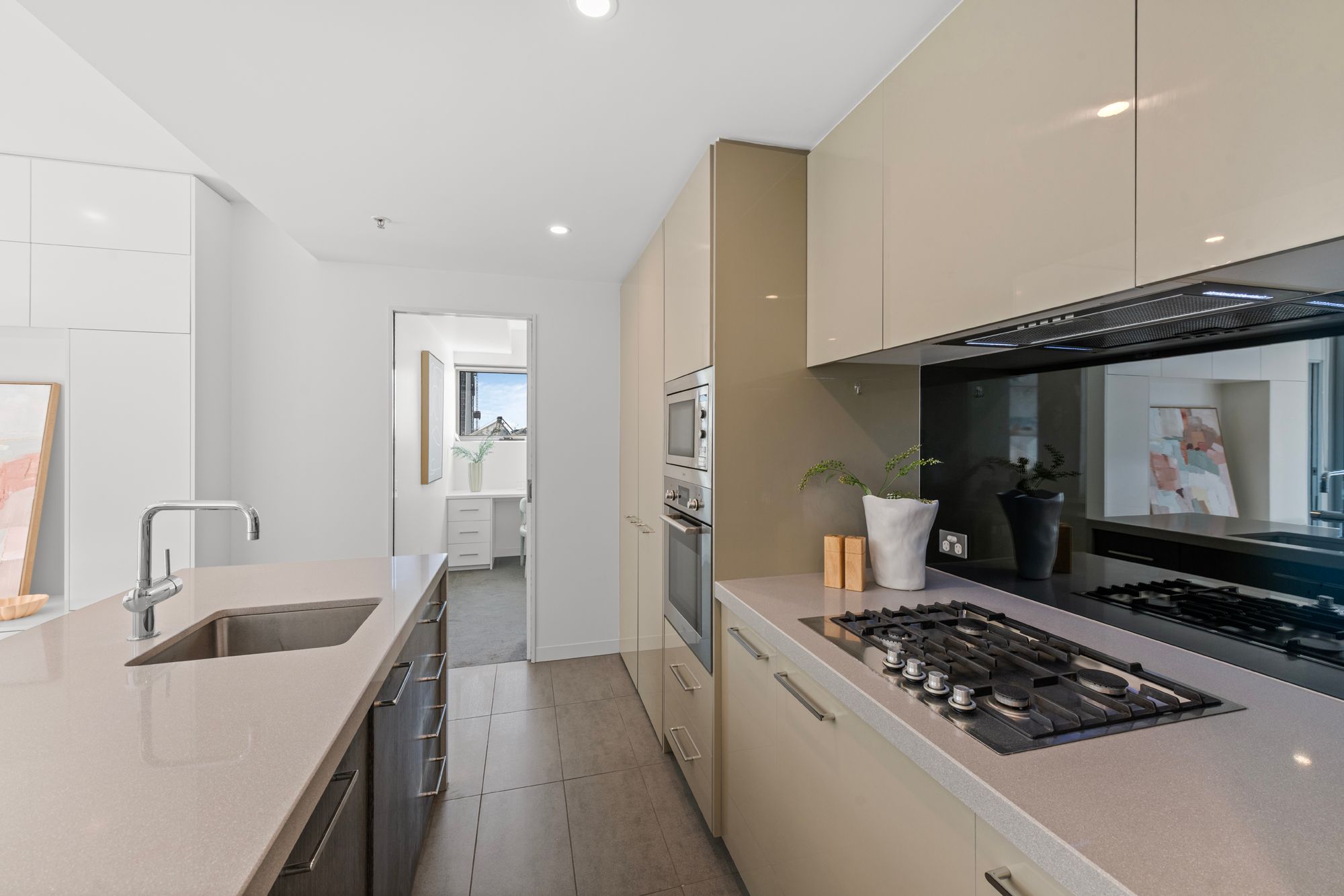 706/855 Stanley Street — photo 8 of 30