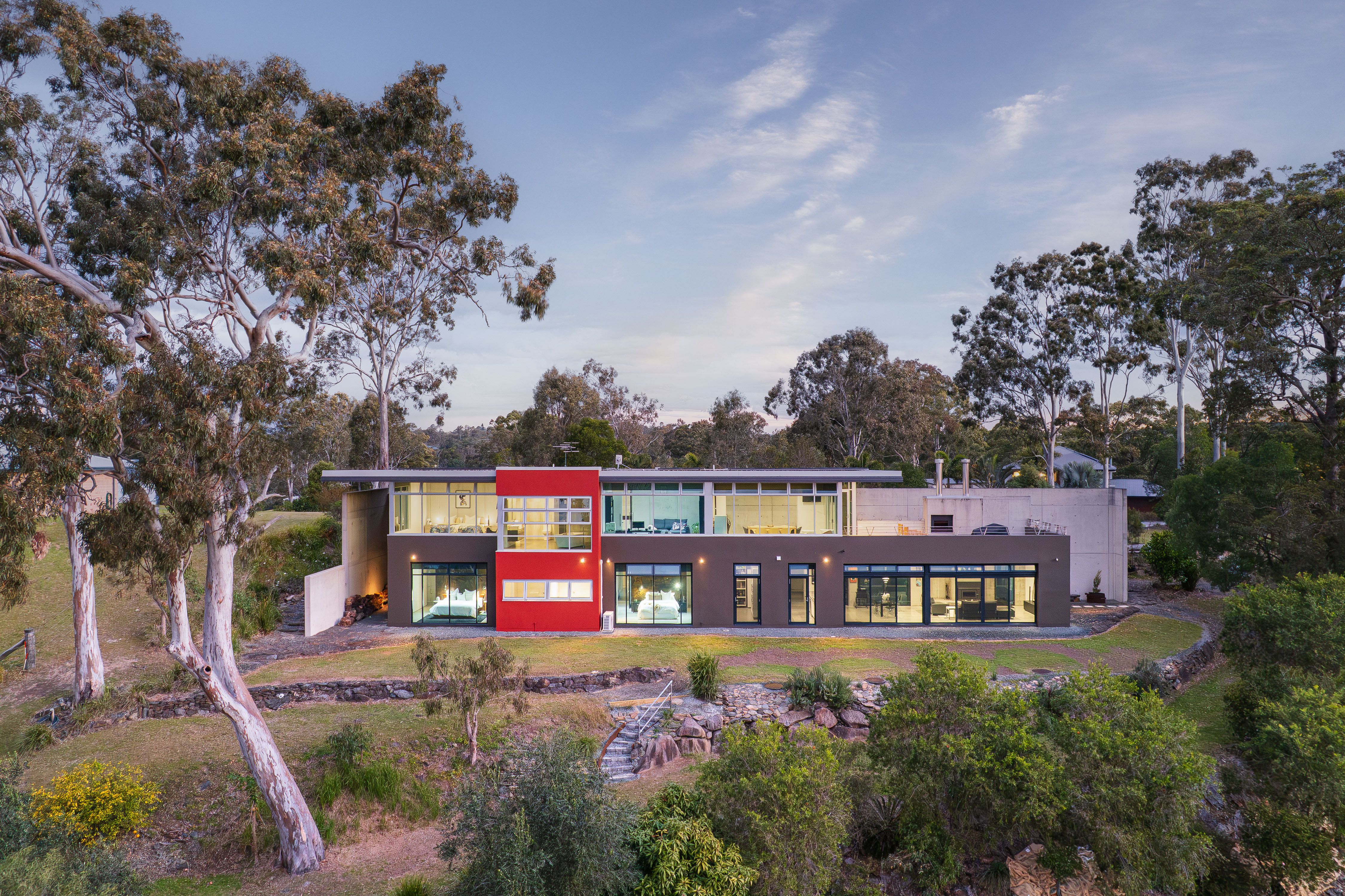 Architectural Masterpiece with Panoramic Glasshouse Mountain Views — photo 8 of 28