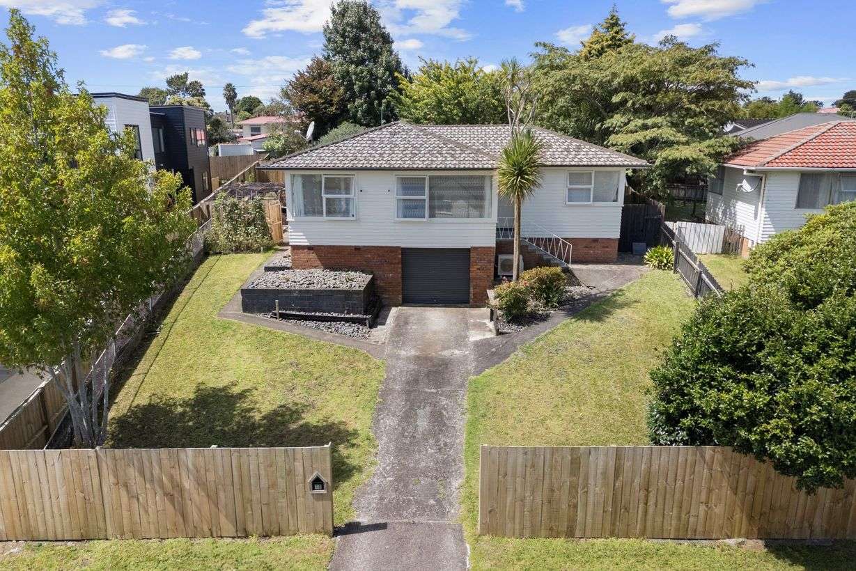 10 Hobart Crescent photo 0