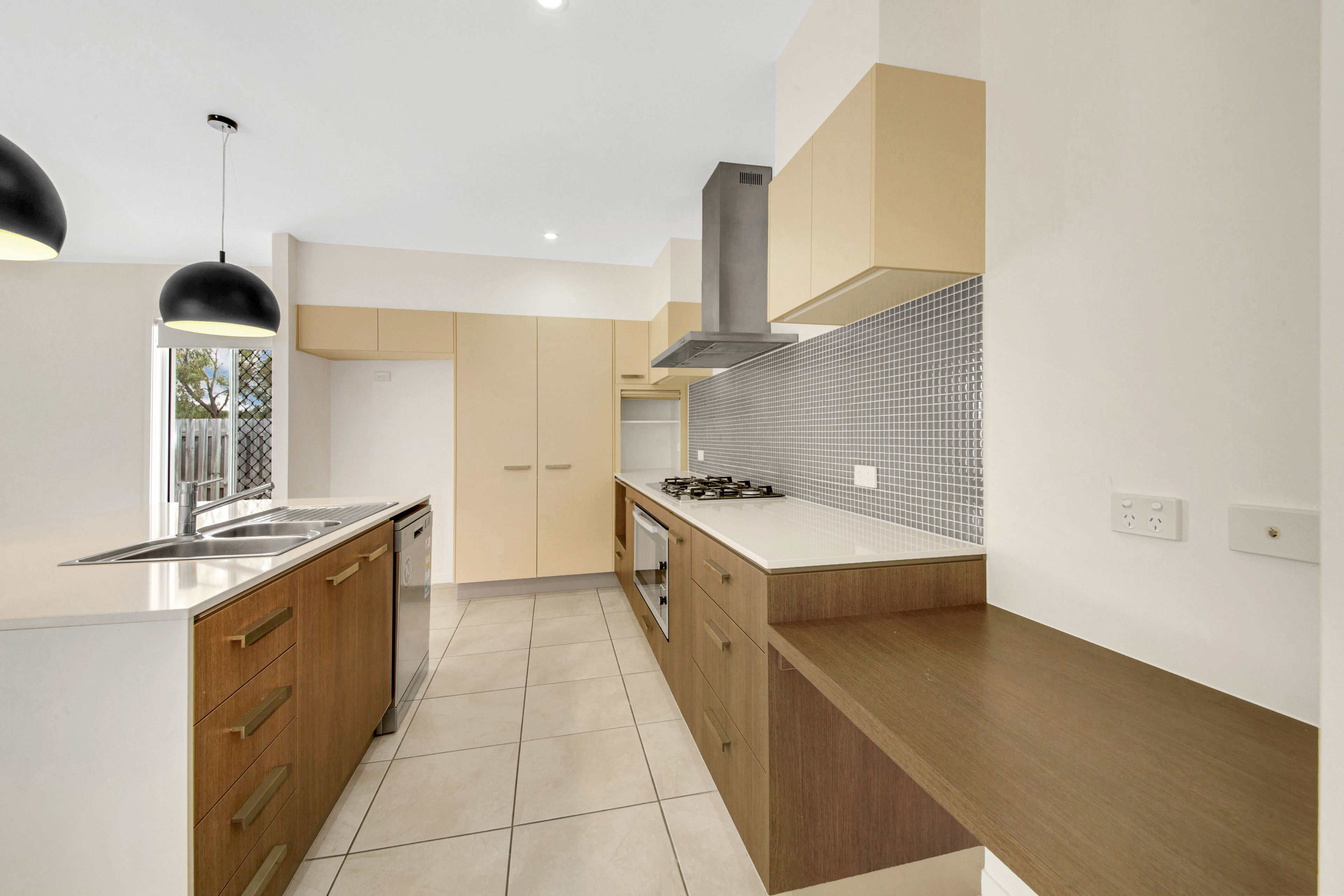 8 Cornforth Crescent, Kirkwood, QLD 4680