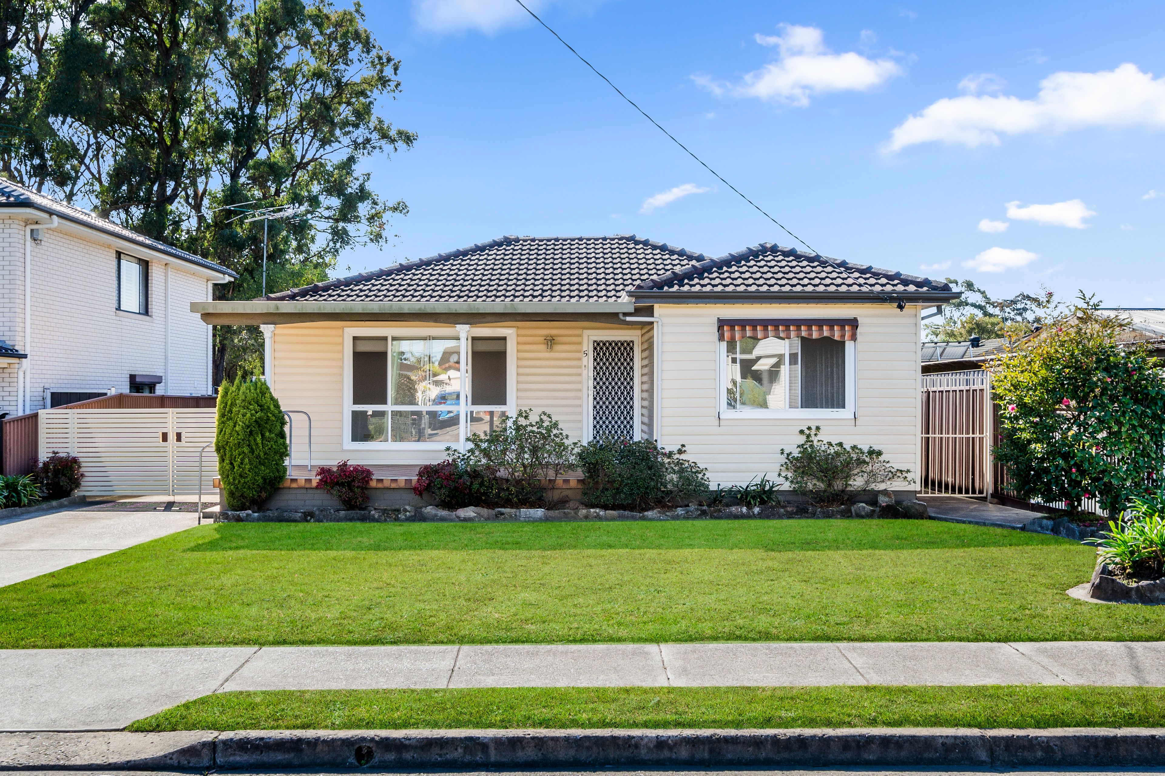 5 Mark Street, Canley Heights NSW 2166