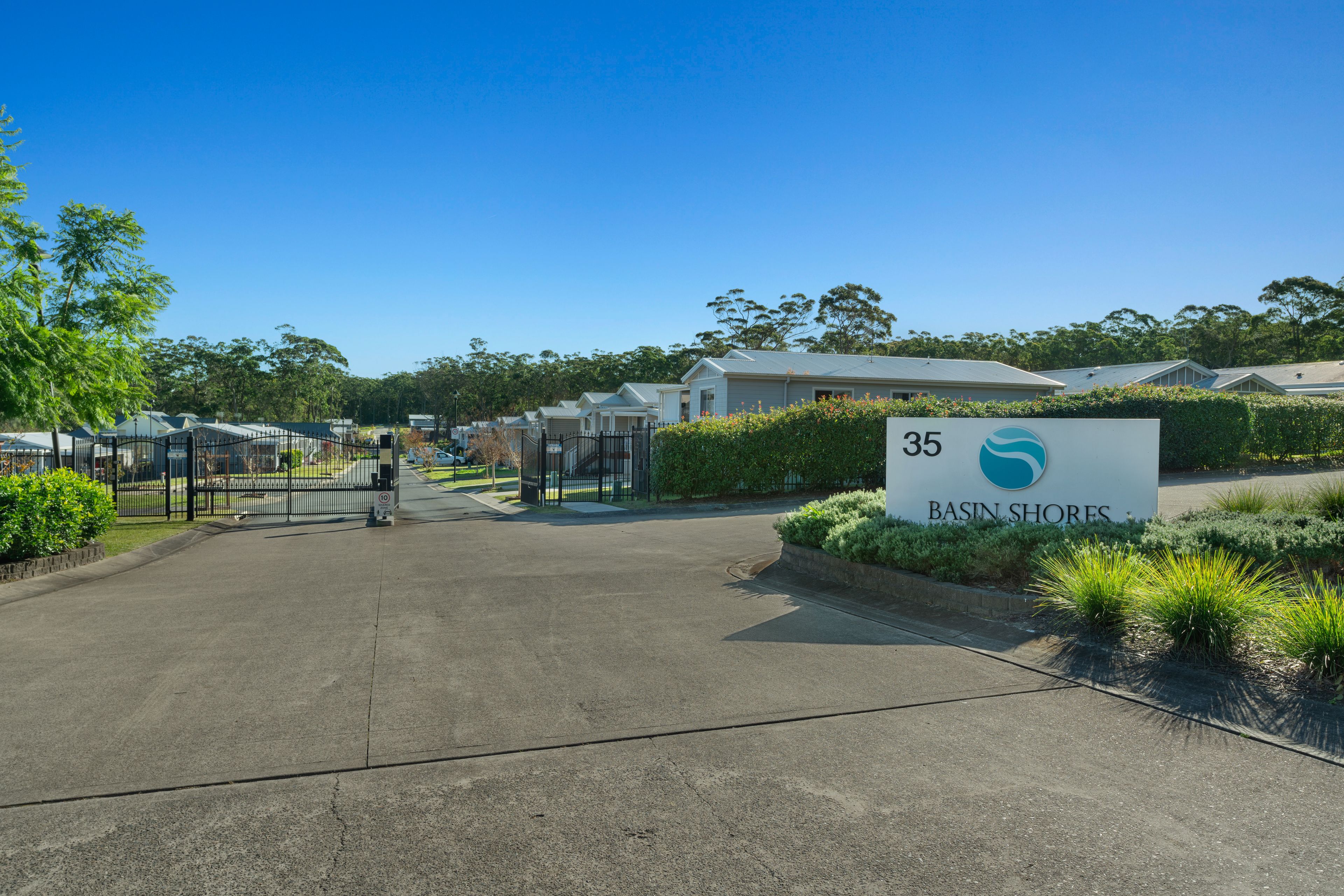 Unit 33,/35 The Basin Road, St Georges Basin, NSW 2540