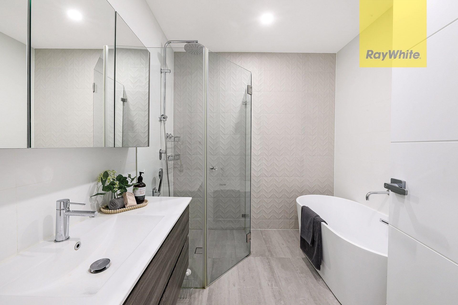34A Uranus Road — photo 7 of 13