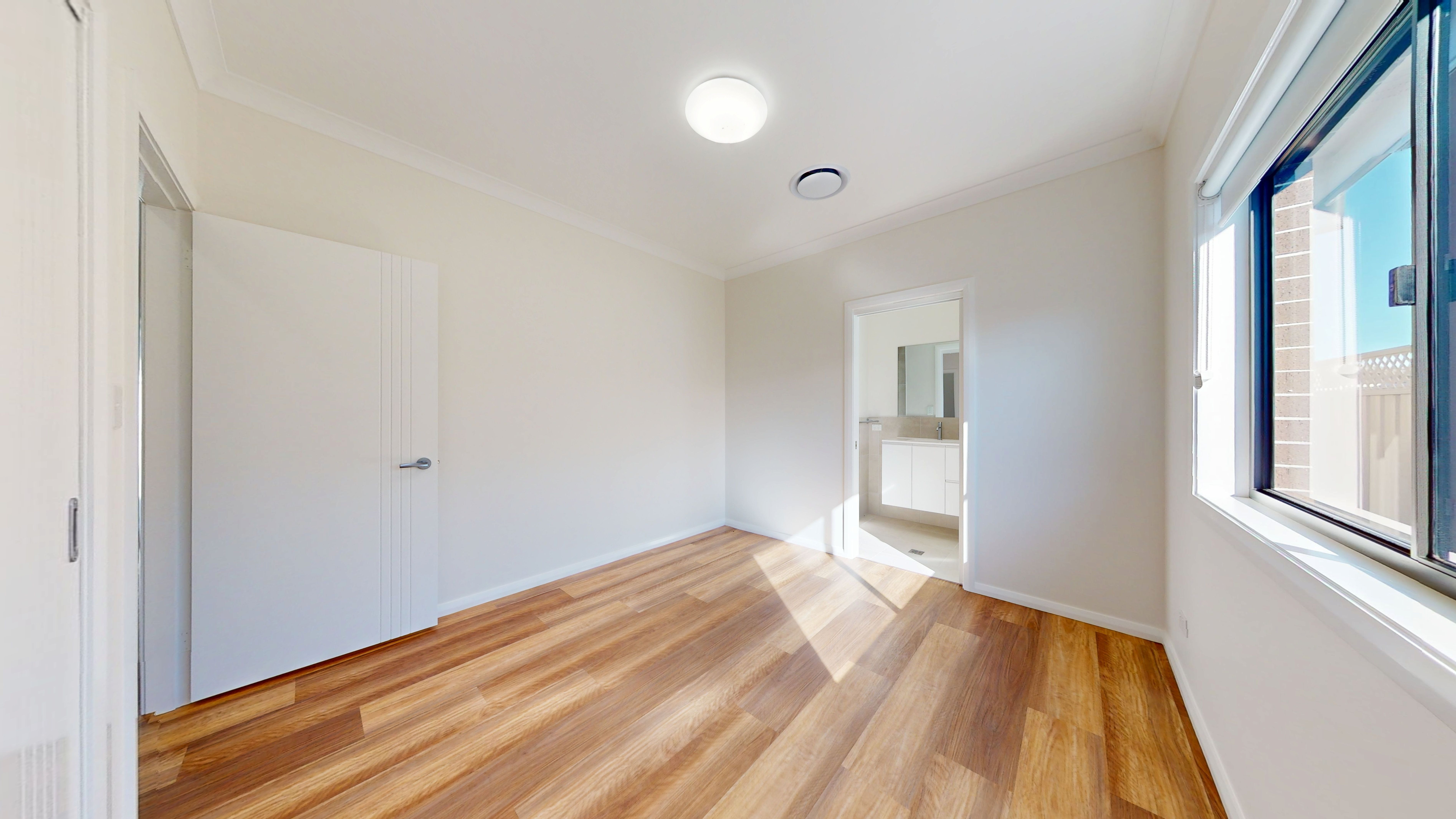 15B Lesmurdie Parade — photo 10 of 12