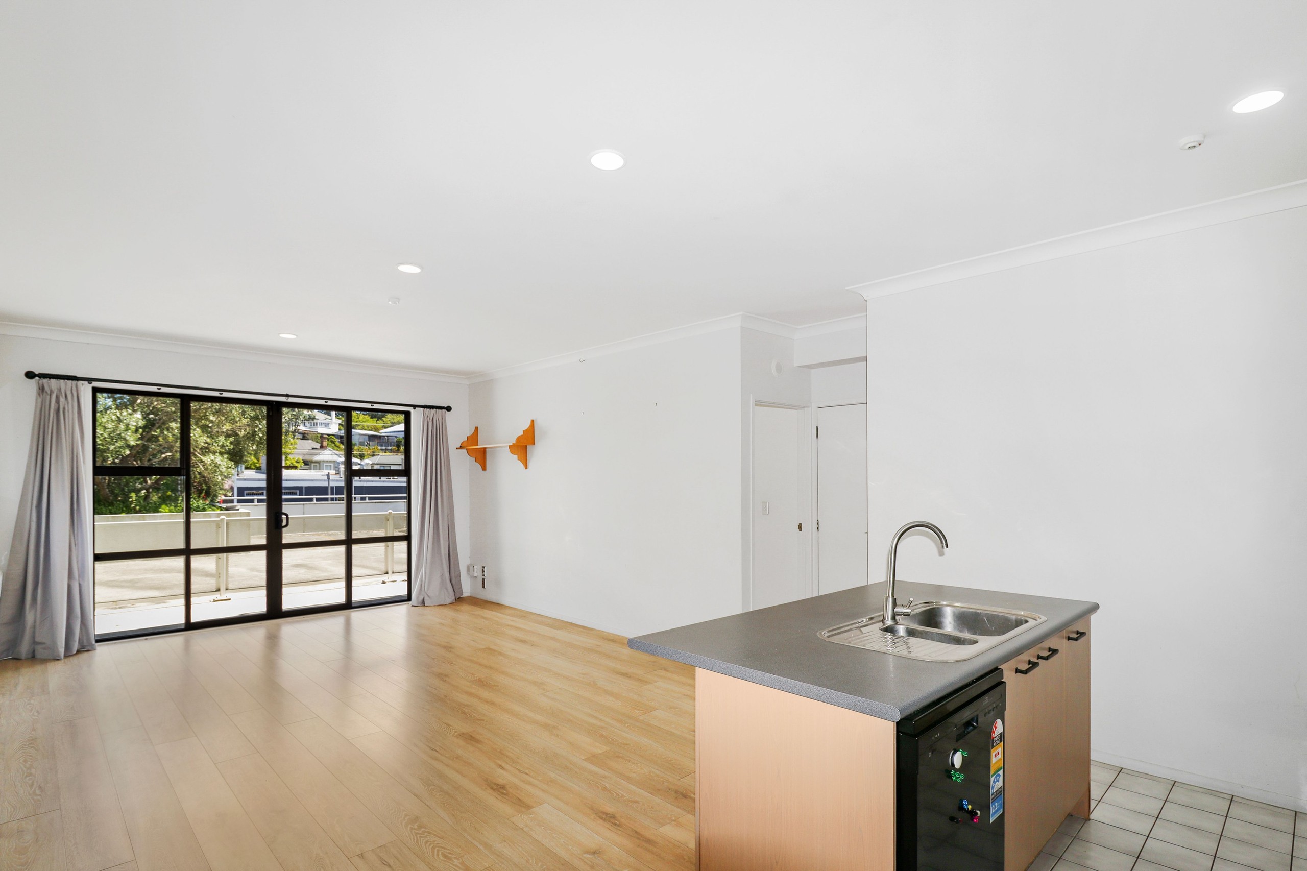 121/3 Morningside Drive, Morningside, Auckland City