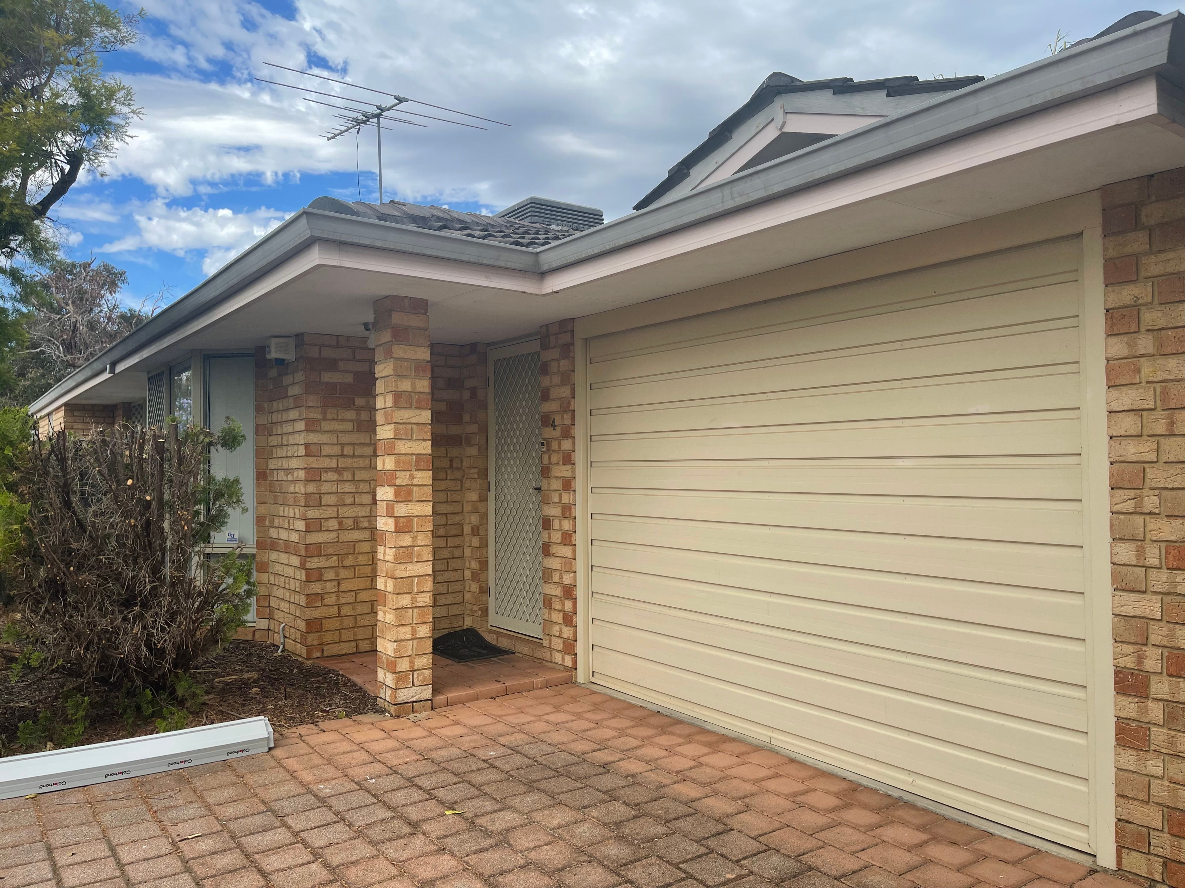 4/10 Kinghorn Place, Redcliffe, WA 6104