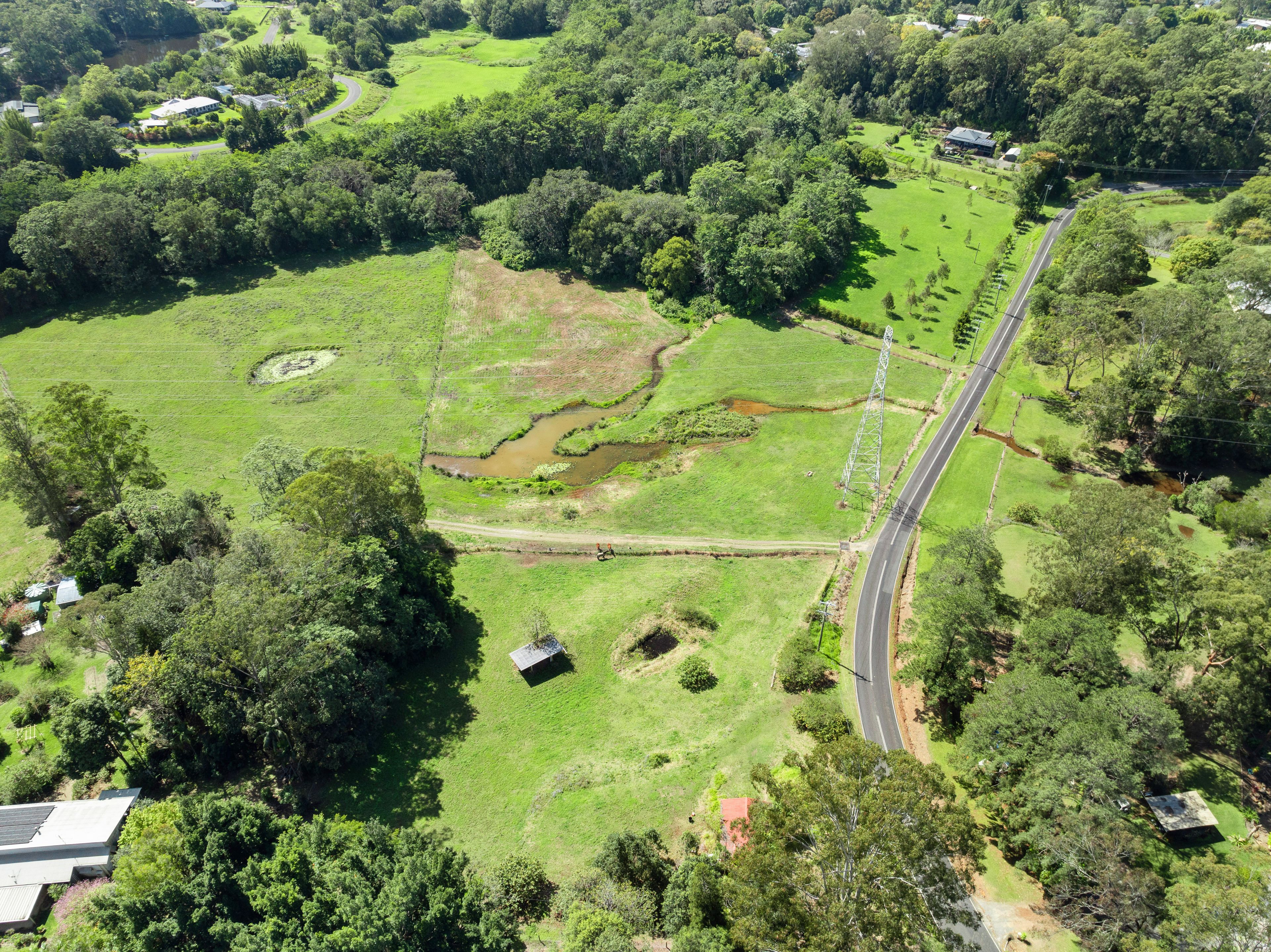 Diamond Valley Road — photo 3 of 11