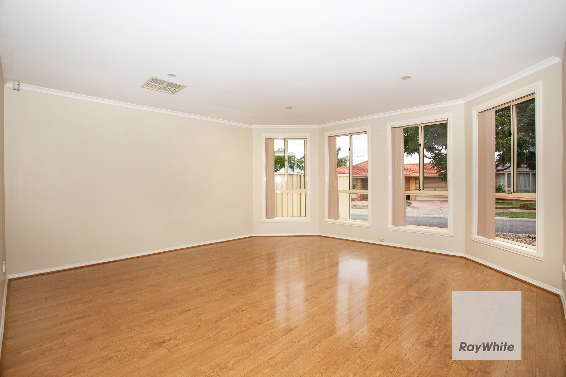10 Lacebark Road — photo 5 of 10