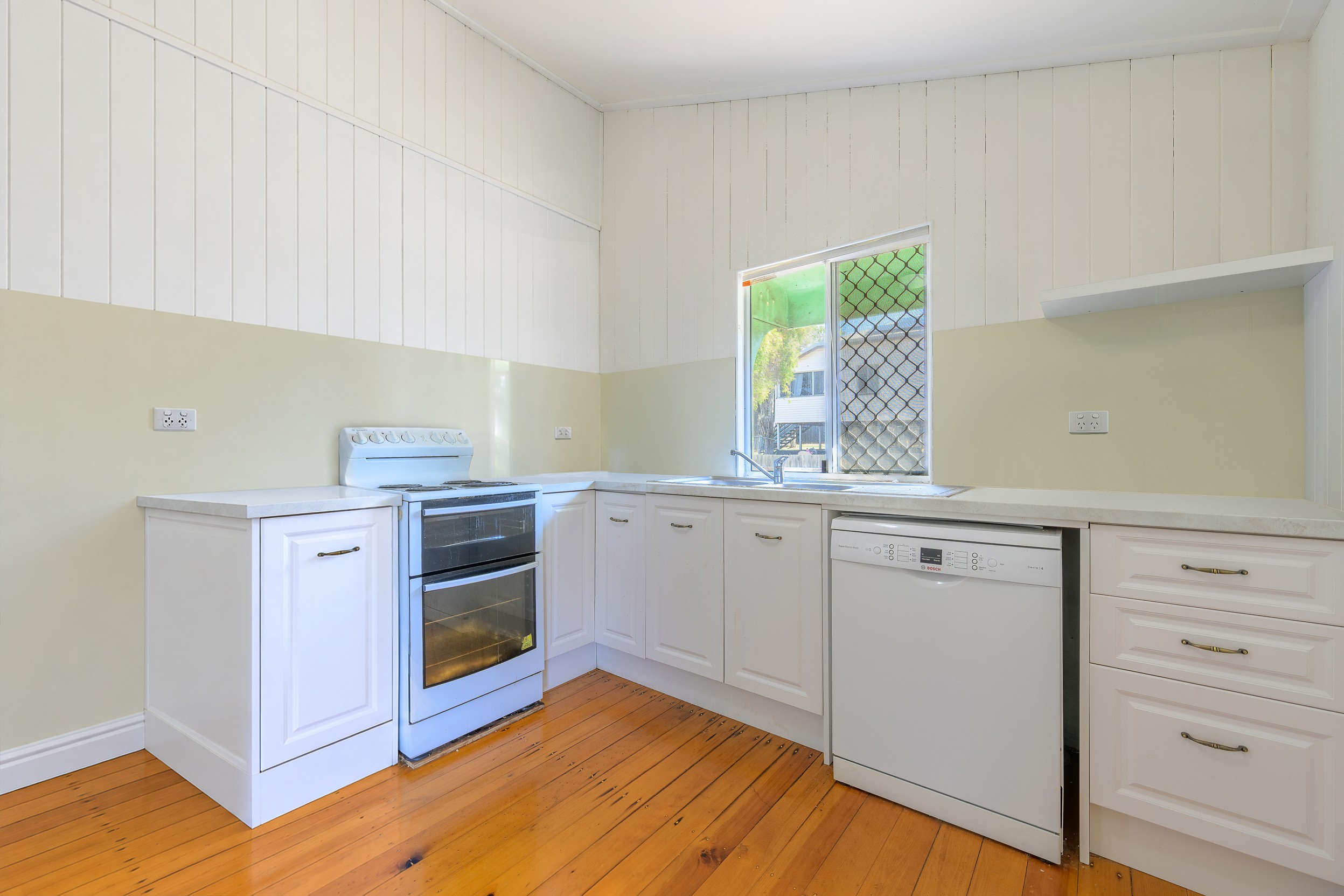 26 Short Street, South Gladstone, QLD 4680
