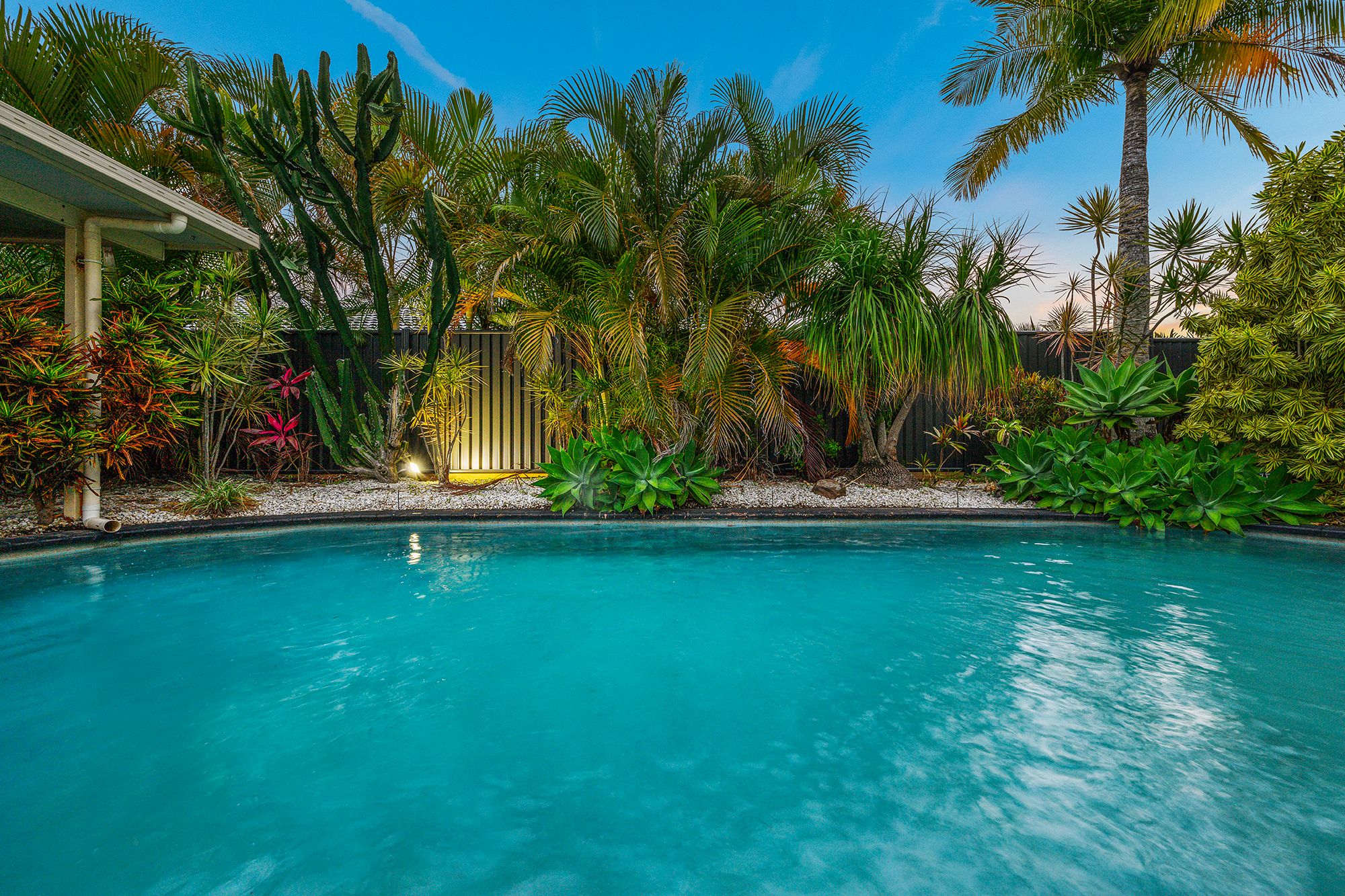 17 Woodlands Drive, Banora Point, NSW 2486