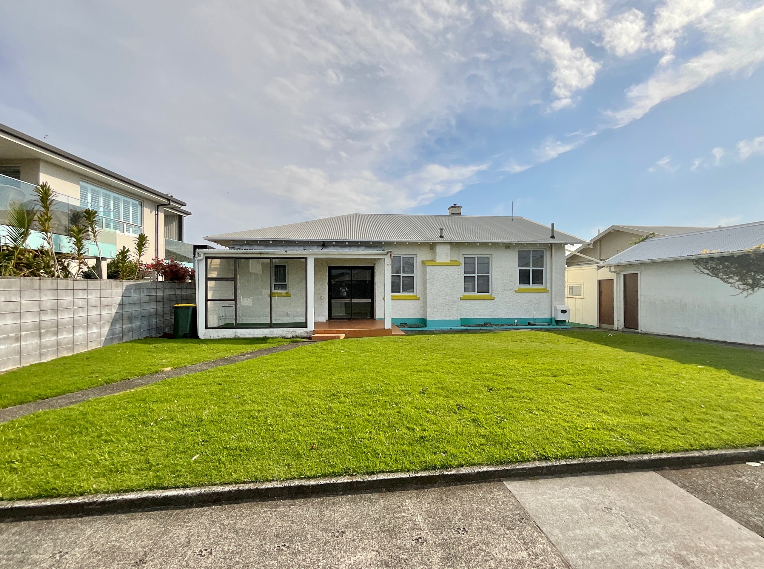 10 Baring Terrace, Strandon, New Plymouth District
