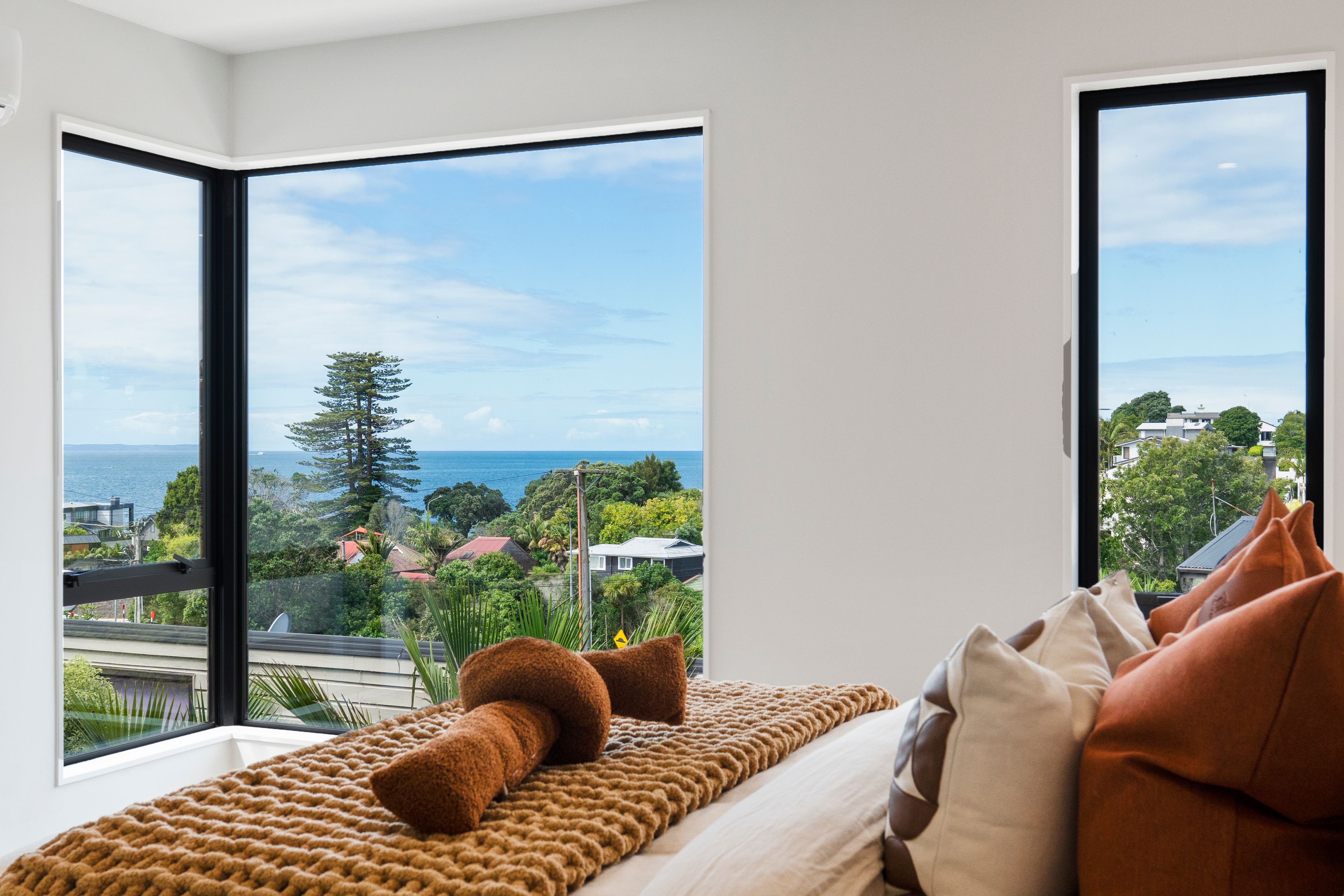 8/8 Park Rise, Campbells Bay, North Shore City