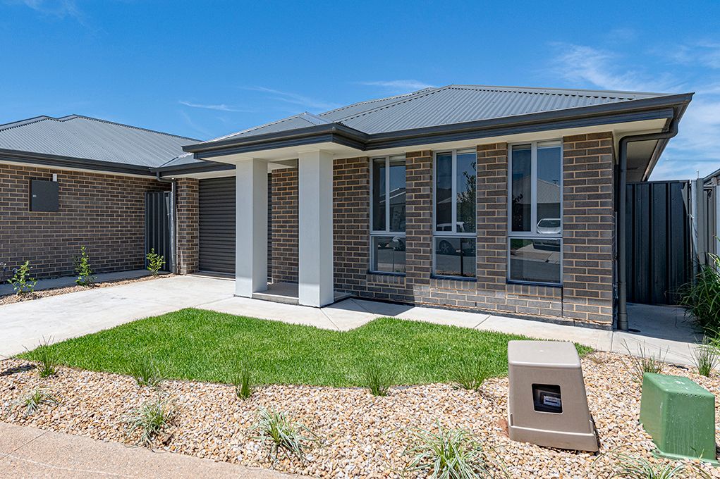 8 Sandalwood Road, Davoren Park, SA 5113