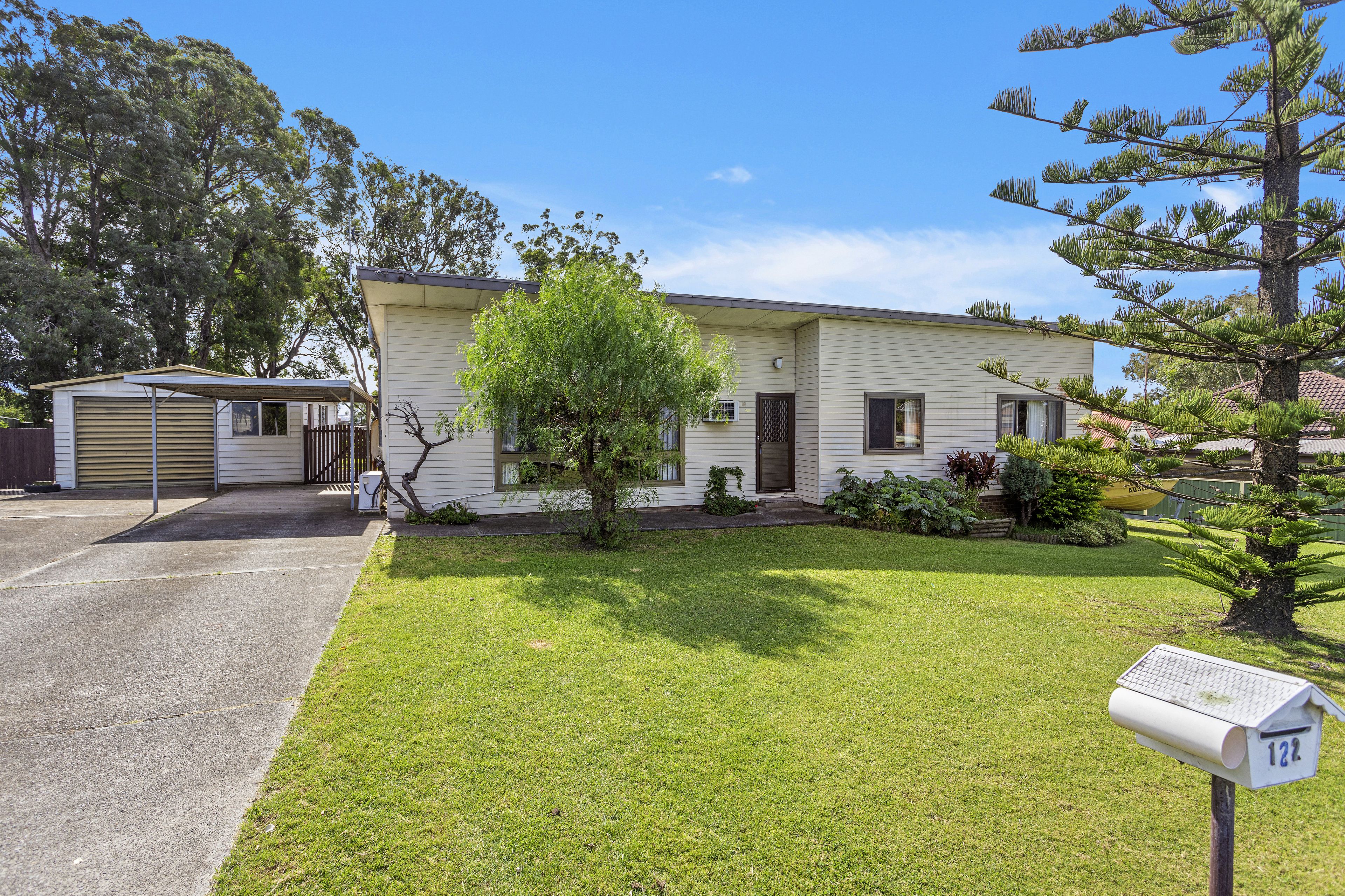 122-124 Barton Street, Oak Flats, NSW 2529