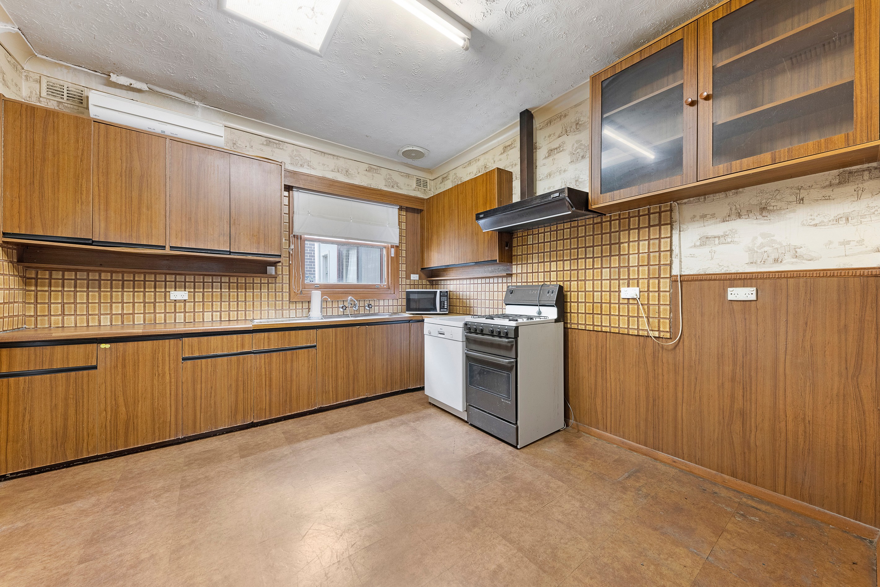 10 Denmead Avenue, Campbelltown, SA 5074