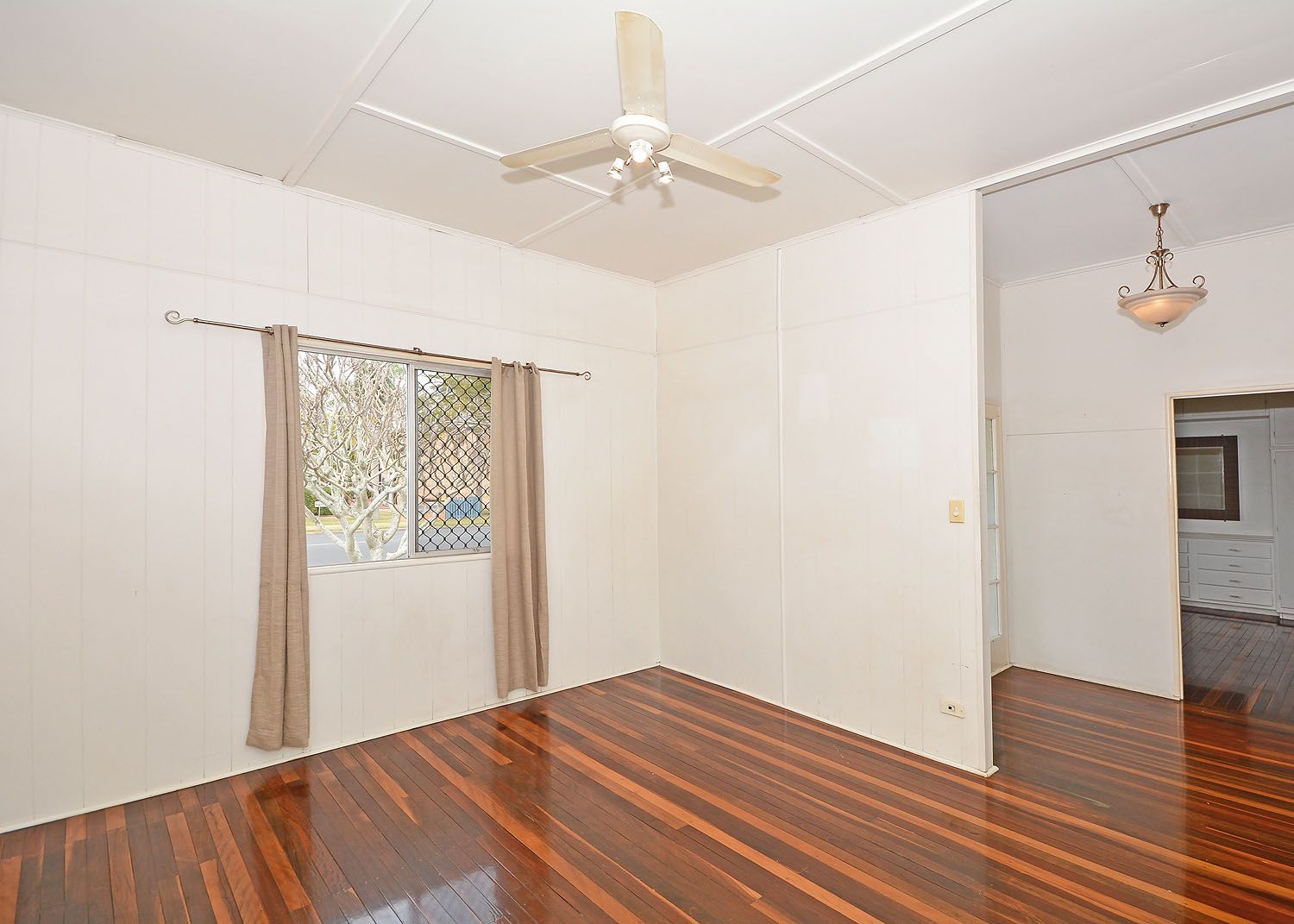 4 King Street, Urangan, QLD 4655