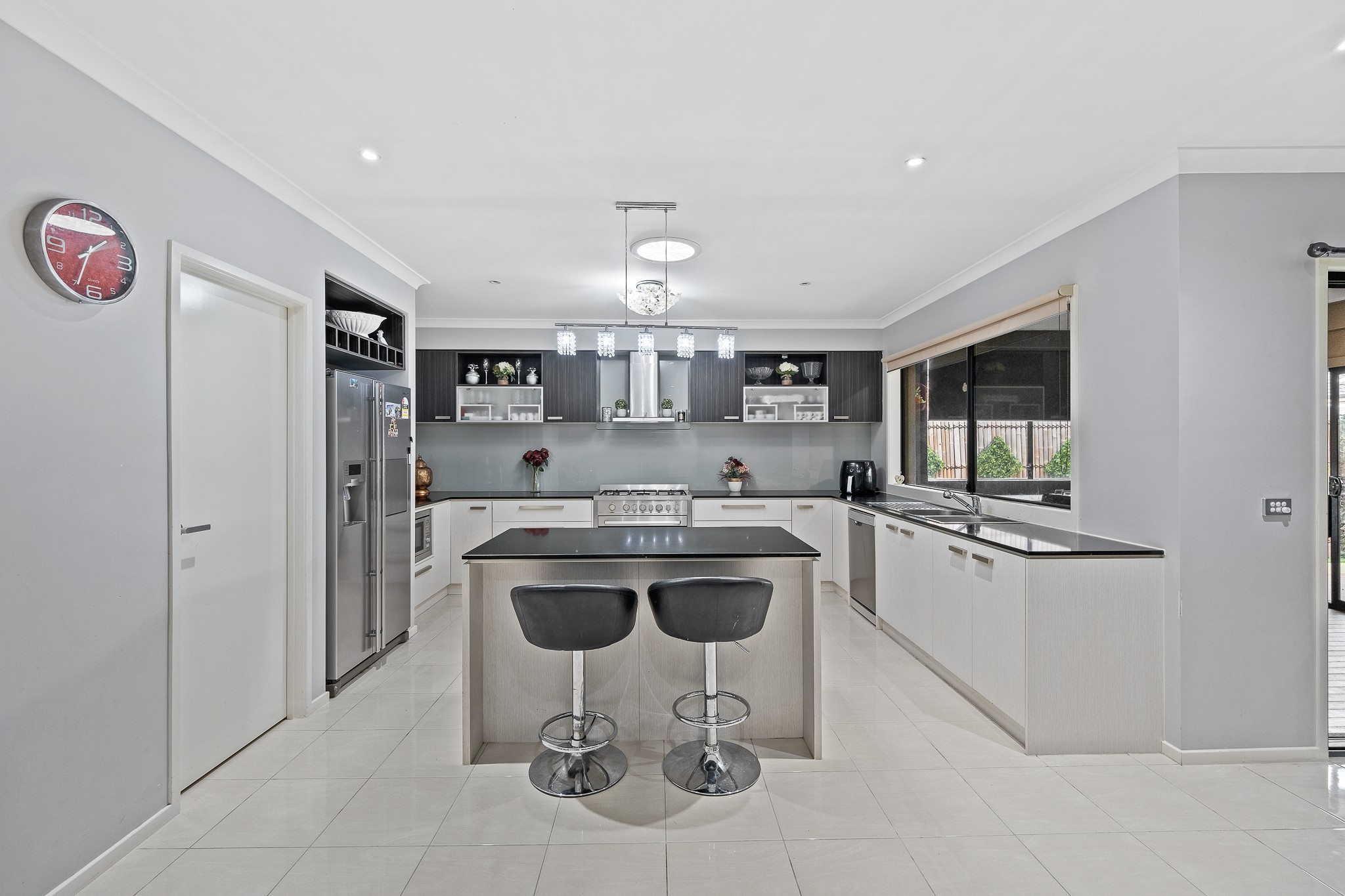 6 St Clair Avenue, Cranbourne West, VIC 3977