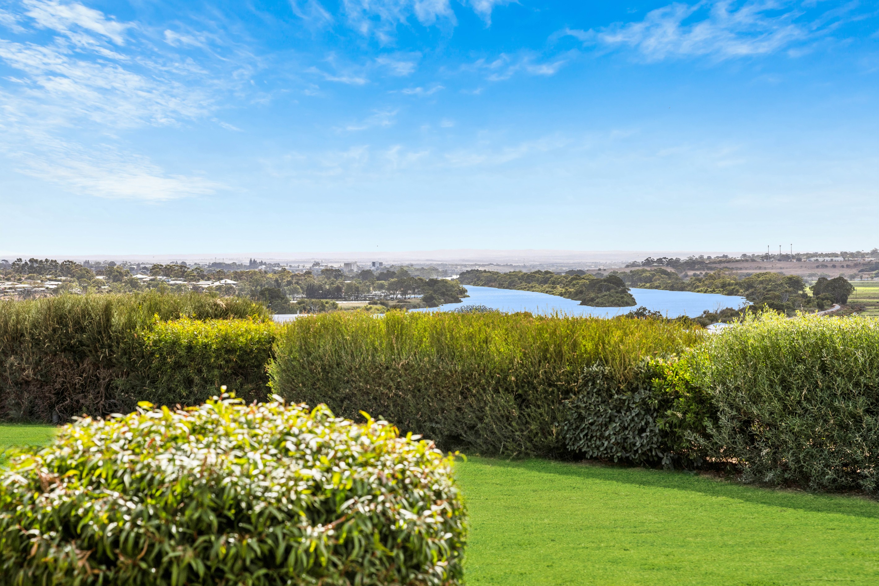 2-4 Queen Louisa Drive, Murray Bridge, SA 5253