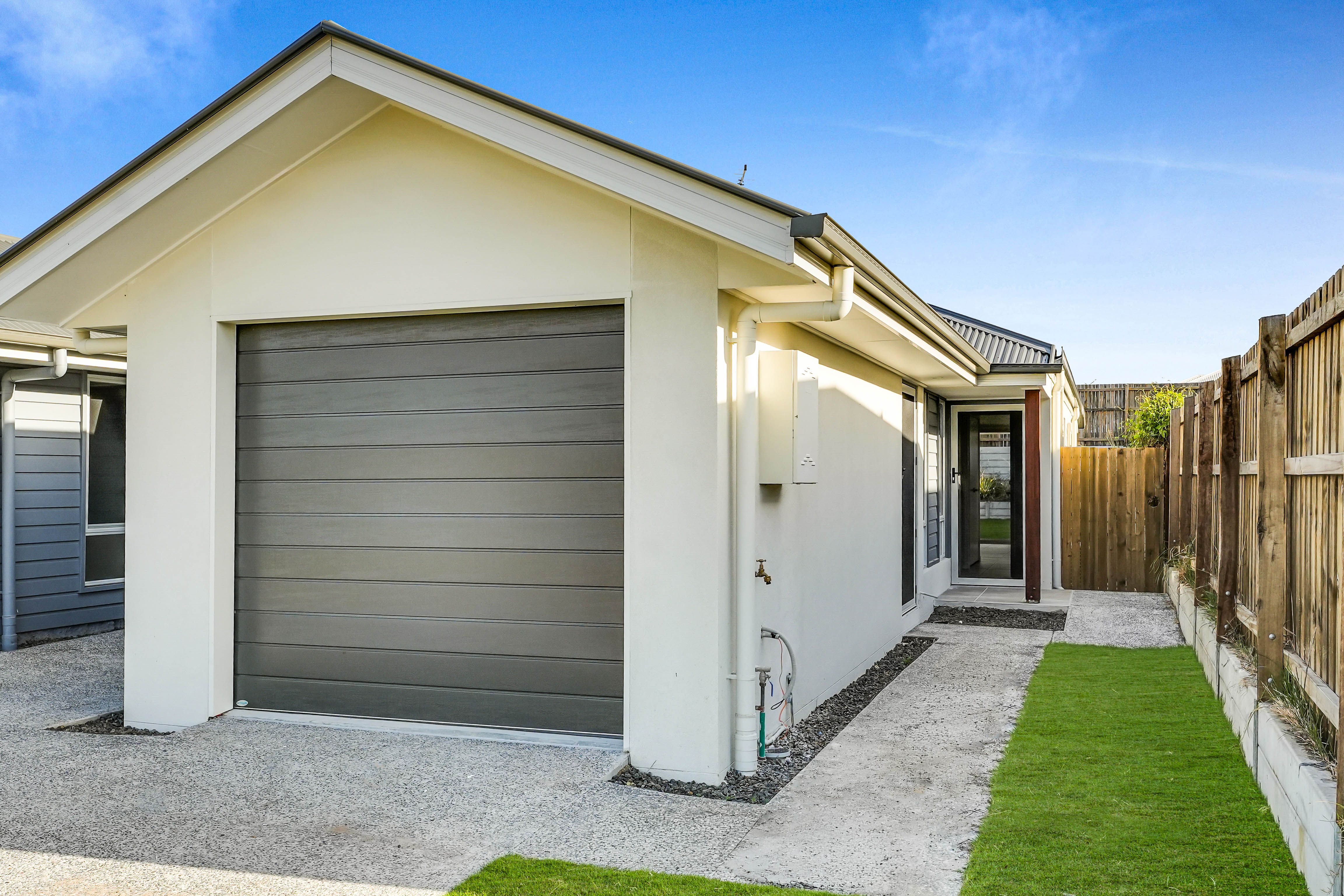 2/15 Pinot Street, Logan Reserve, QLD 4133