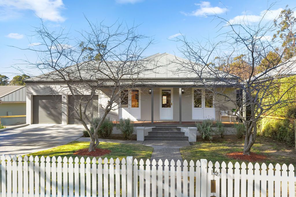 16 Evans Street