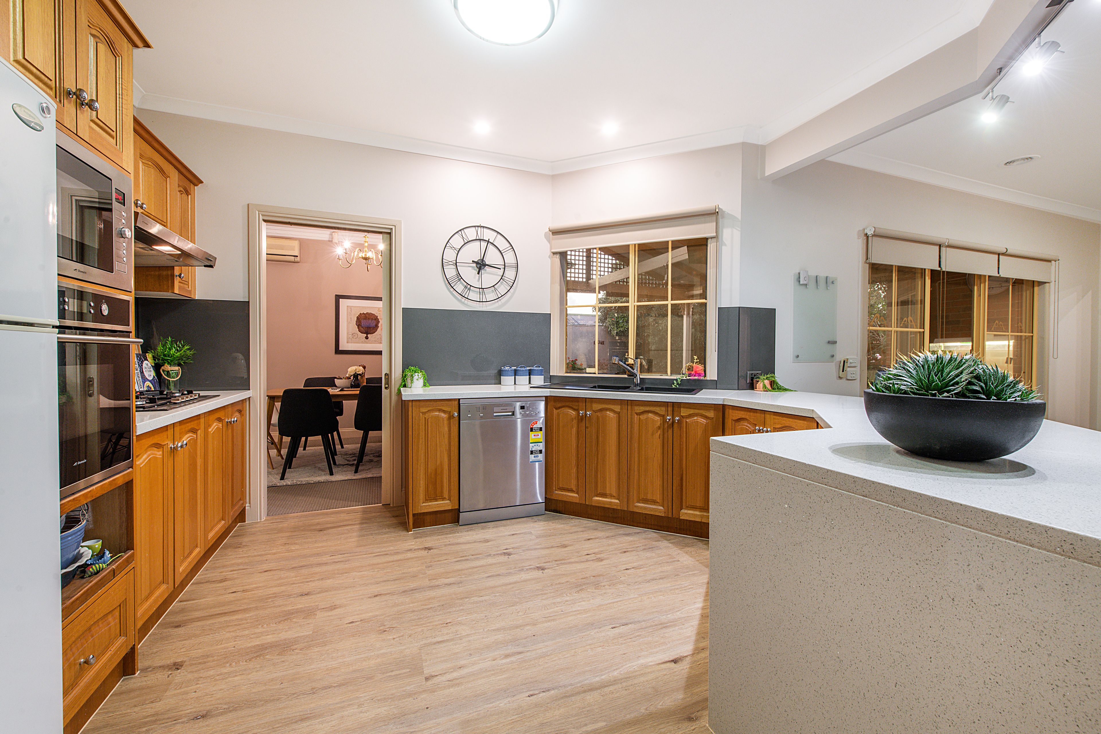 16 Manhatten Terrace, Rowville, VIC 3178