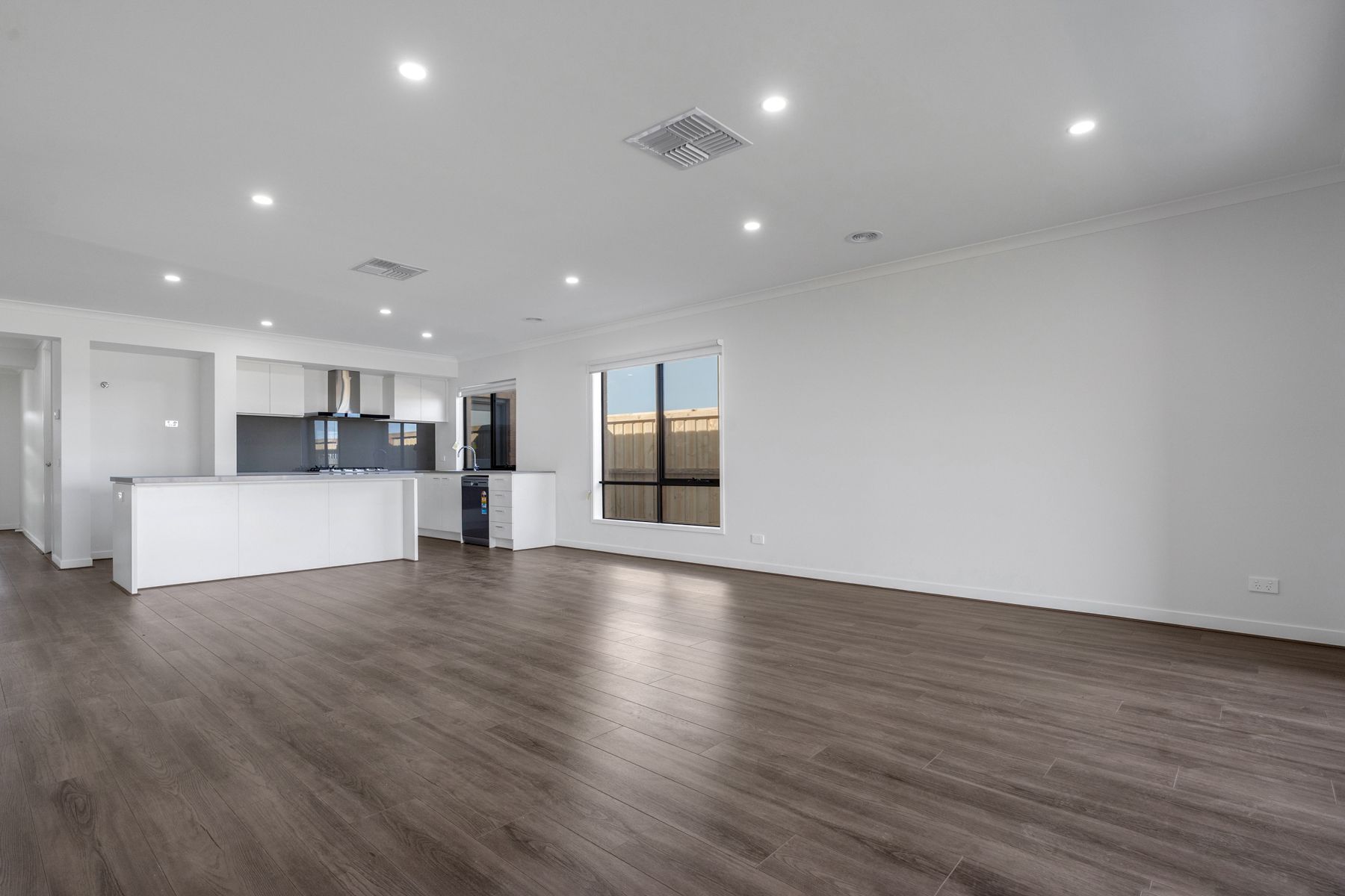 12 Aviemore Street — photo 5 of 21