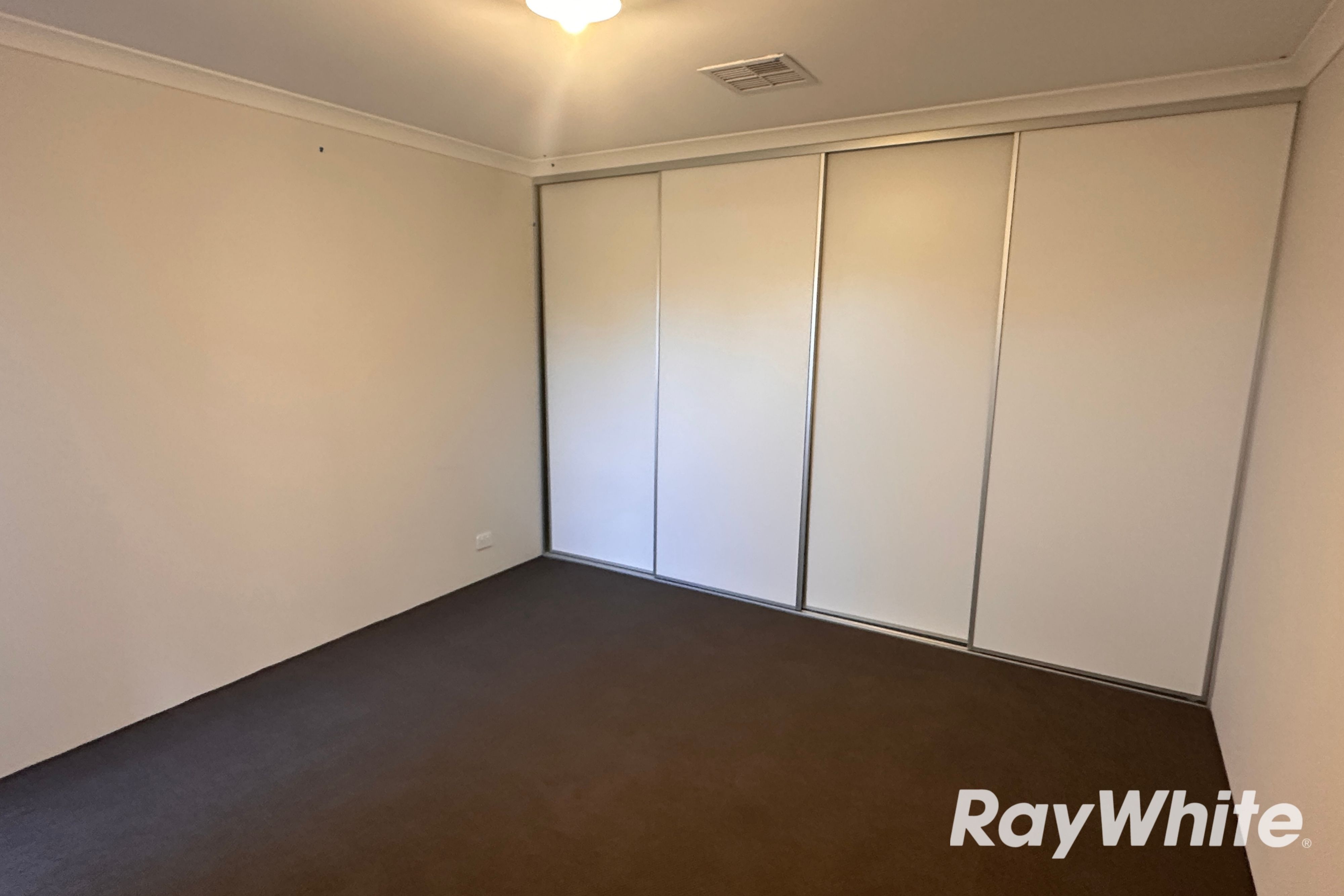 4/19 Passage Way — photo 4 of 6