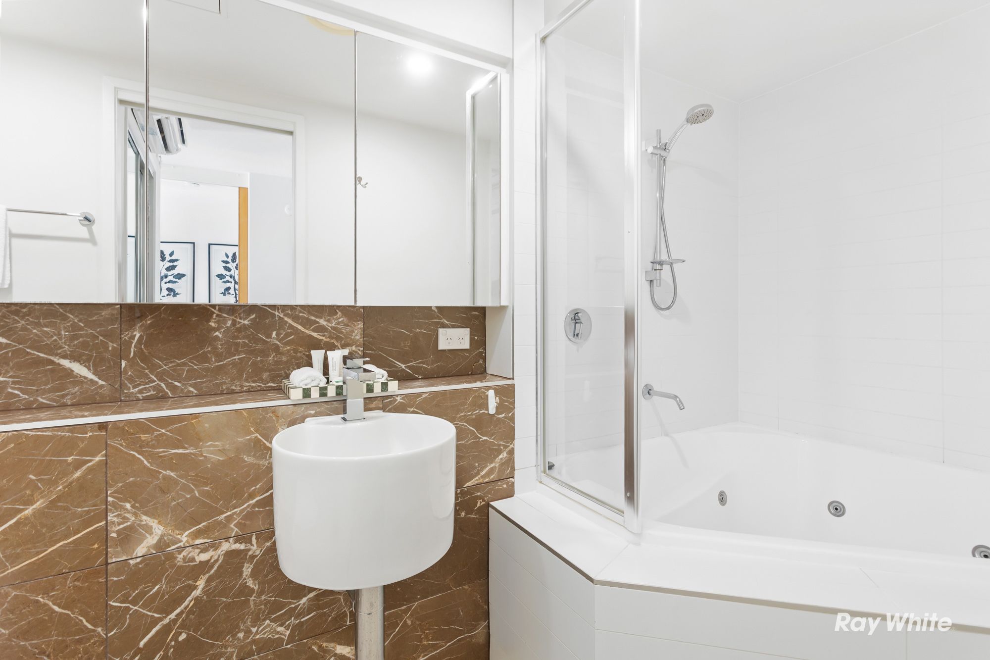 14/30-32 Adelaide Street — photo 8 of 19