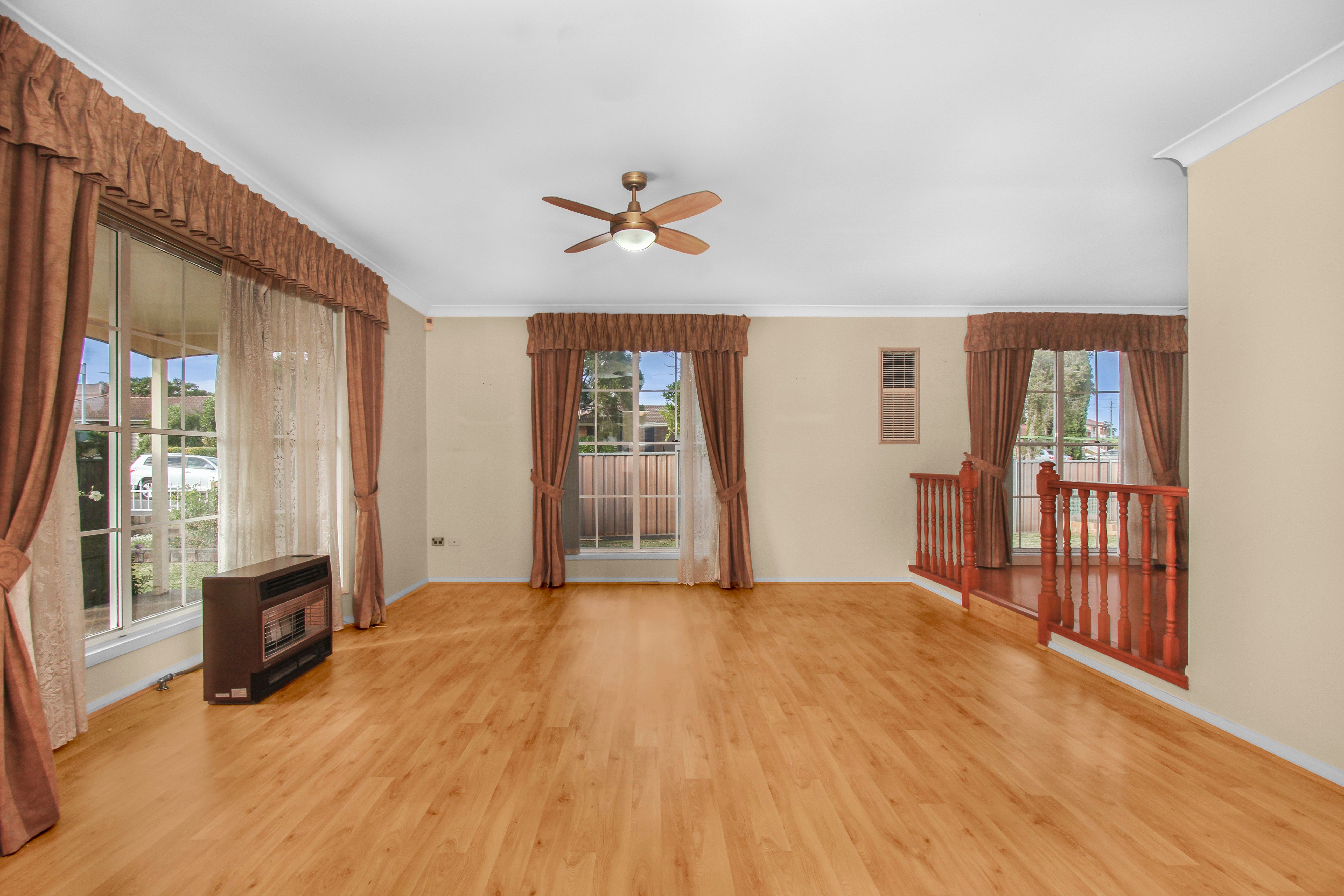 1 Loddon Close, Bossley Park, NSW 2176