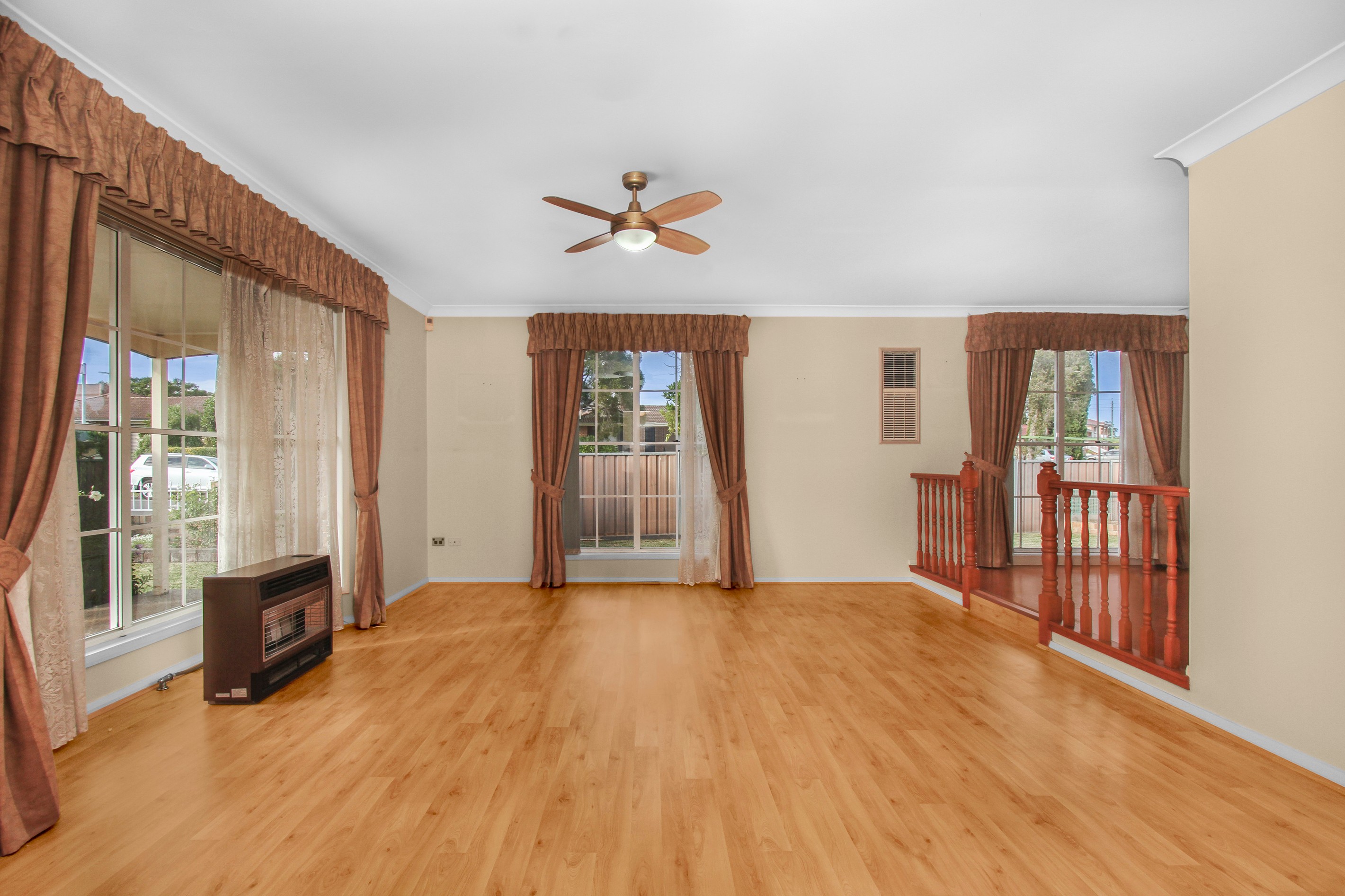 1 Loddon Close, Bossley Park, NSW 2176