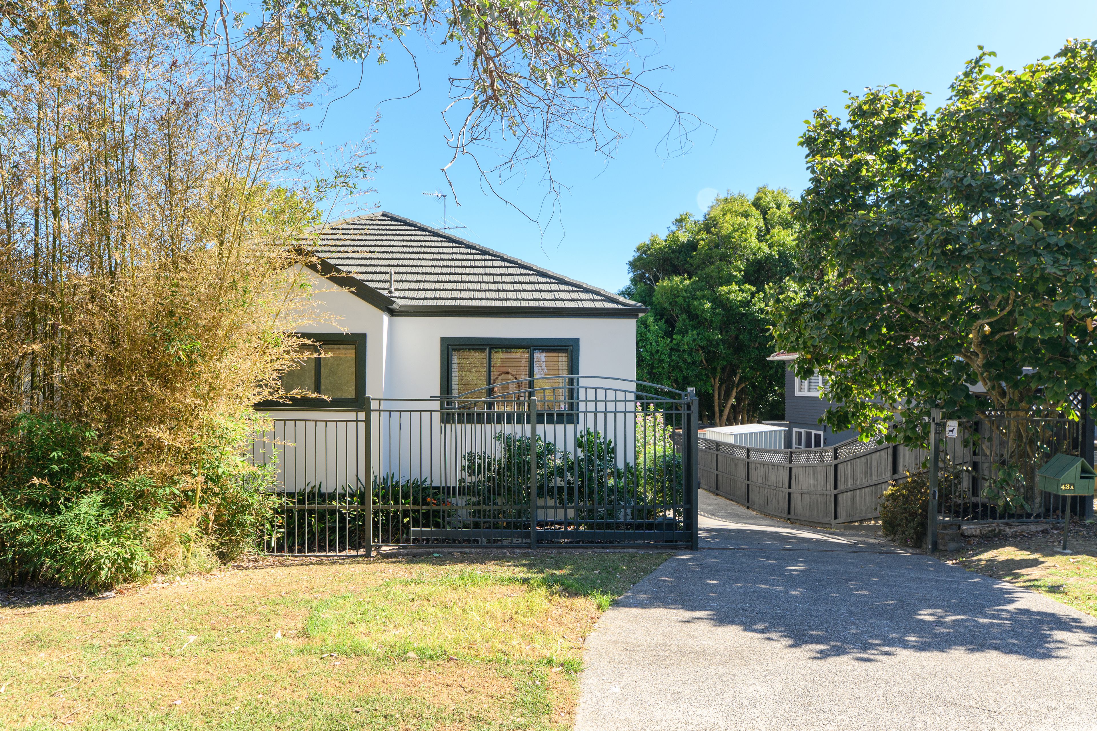 43A Cliff View Drive, Green Bay, Waitakere City